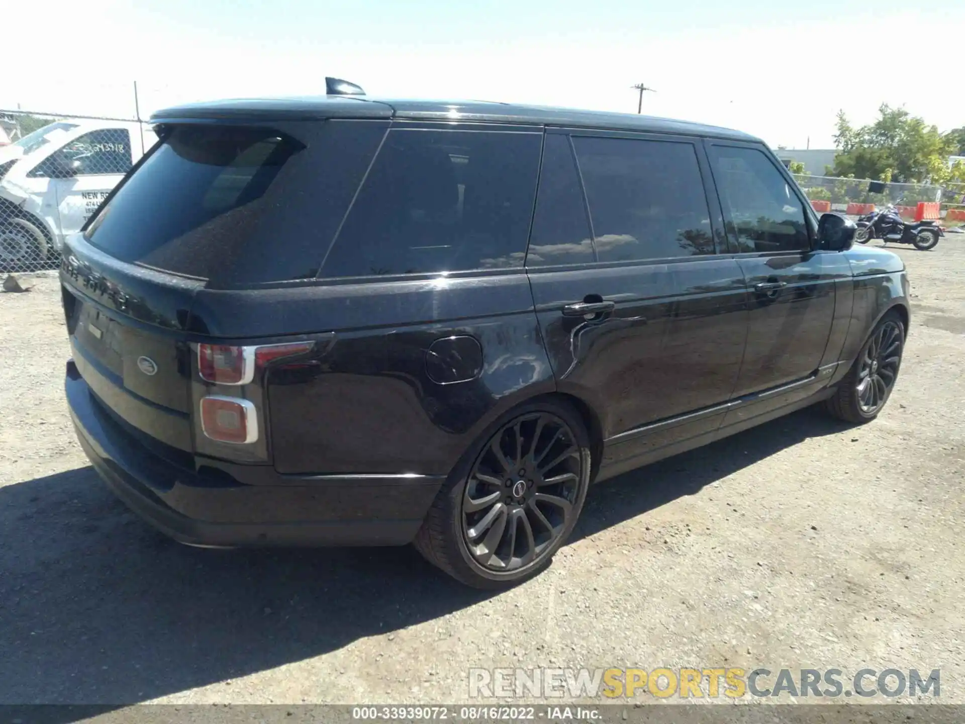 4 Photograph of a damaged car SALGS5SE3LA579409 LAND ROVER RANGE ROVER 2020