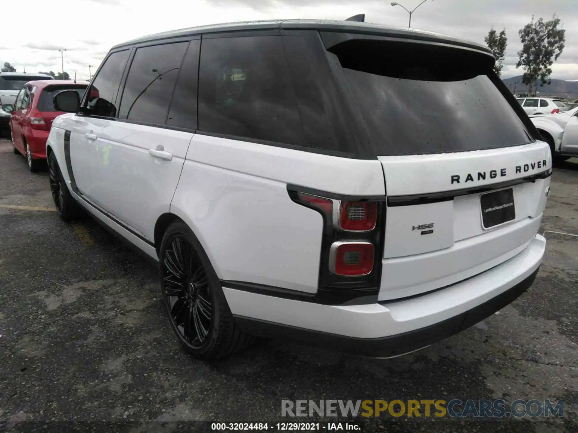 3 Photograph of a damaged car SALGS5SE5LA406460 LAND ROVER RANGE ROVER 2020