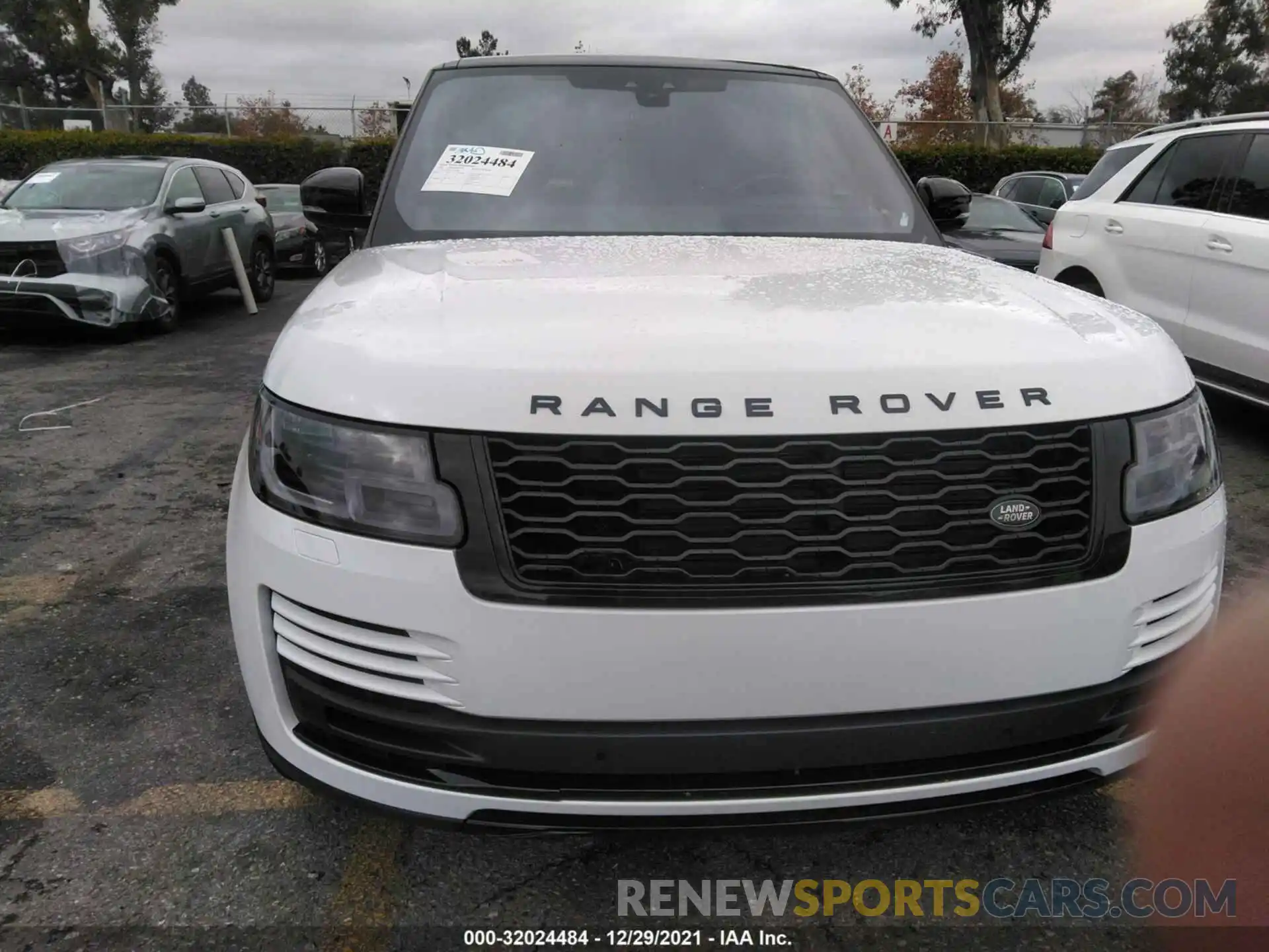 6 Photograph of a damaged car SALGS5SE5LA406460 LAND ROVER RANGE ROVER 2020