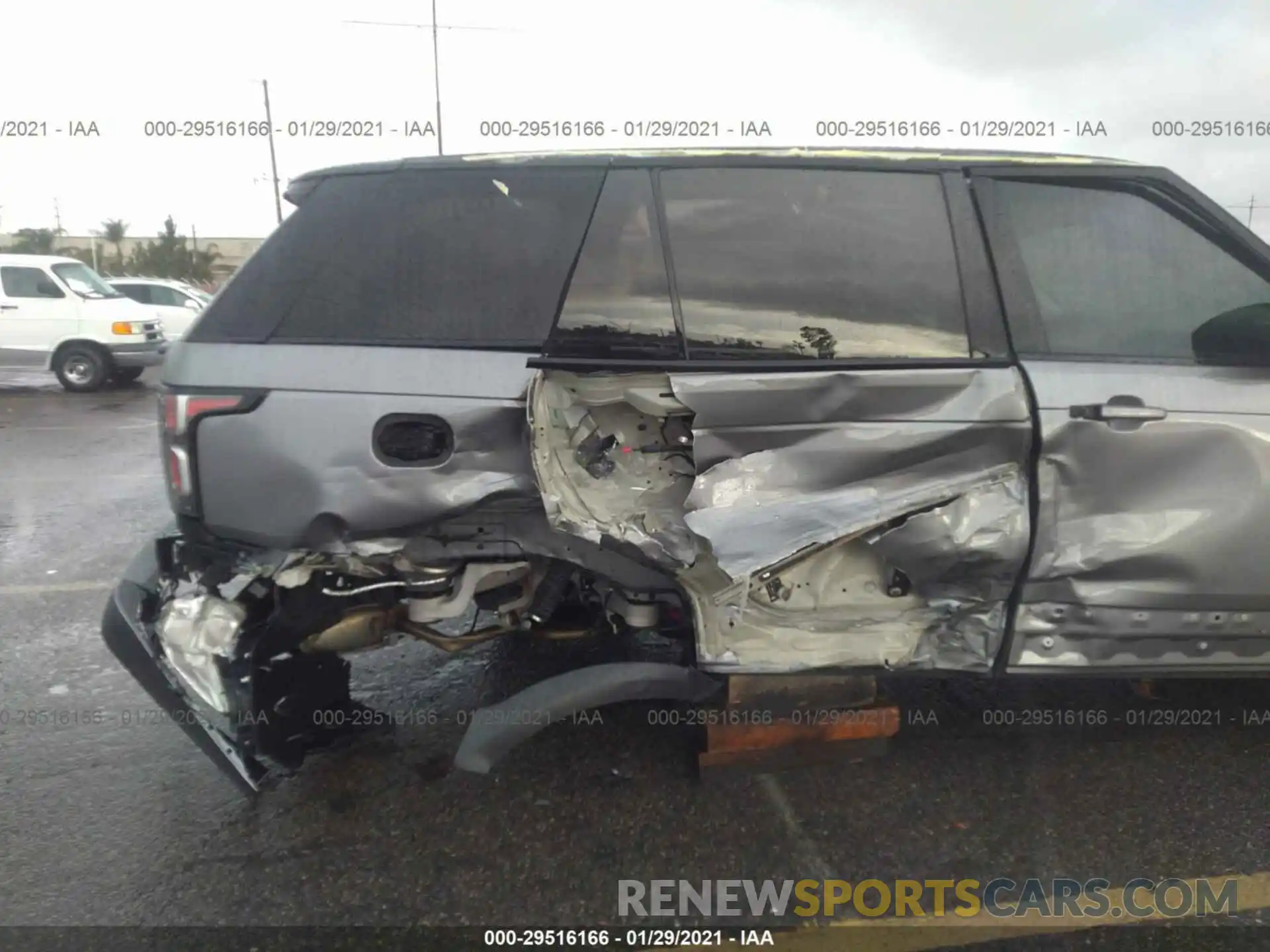 6 Photograph of a damaged car SALGS5SE9LA590141 LAND ROVER RANGE ROVER 2020