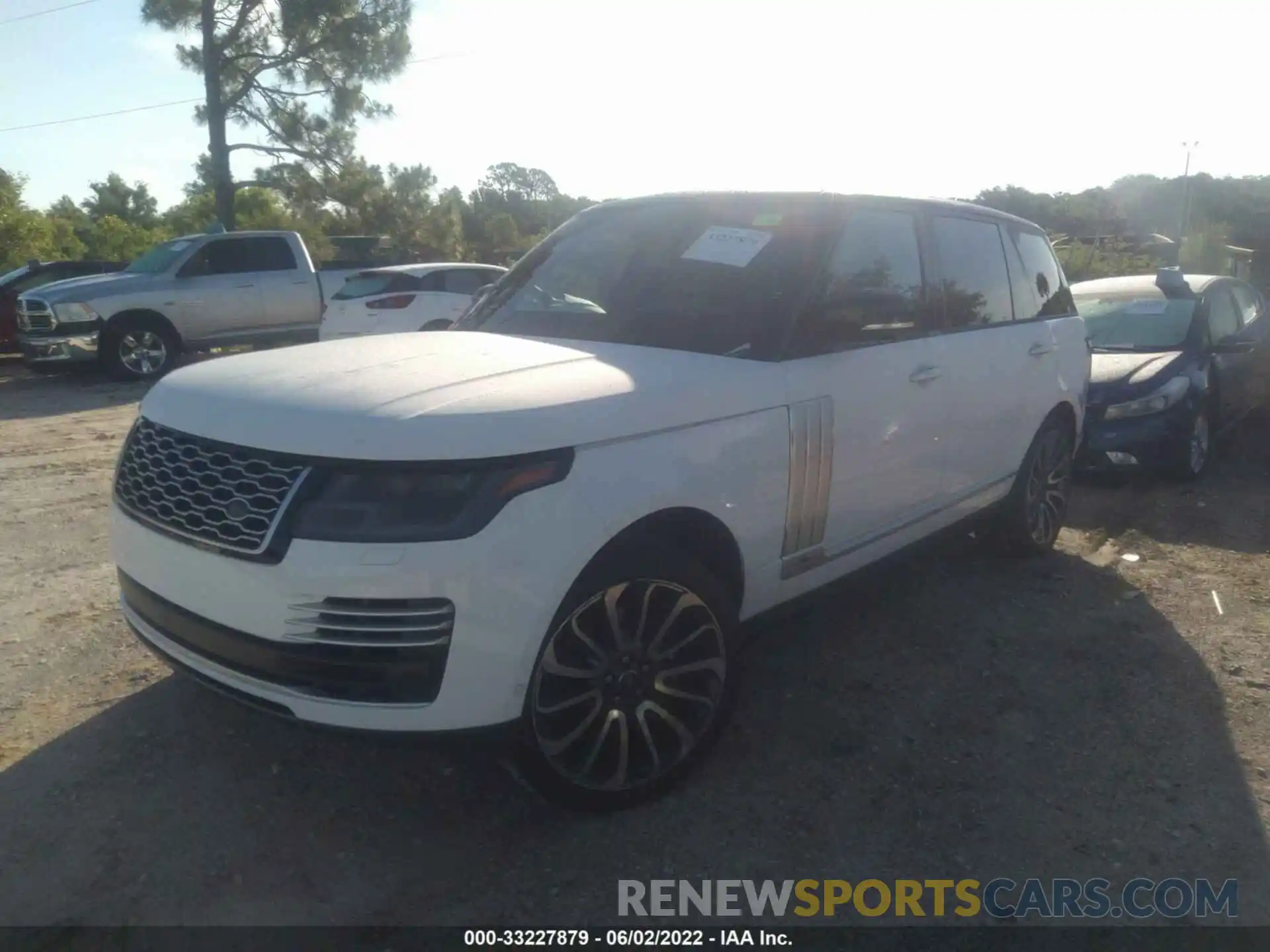 2 Photograph of a damaged car SALGV5SE3LA587307 LAND ROVER RANGE ROVER 2020