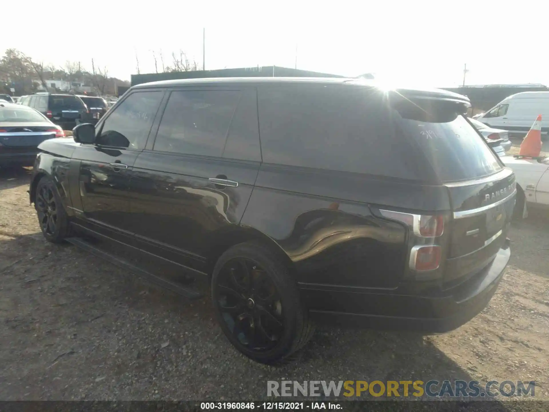 3 Фотография поврежденного автомобиля SALGV5SE5LA583811 LAND ROVER RANGE ROVER 2020