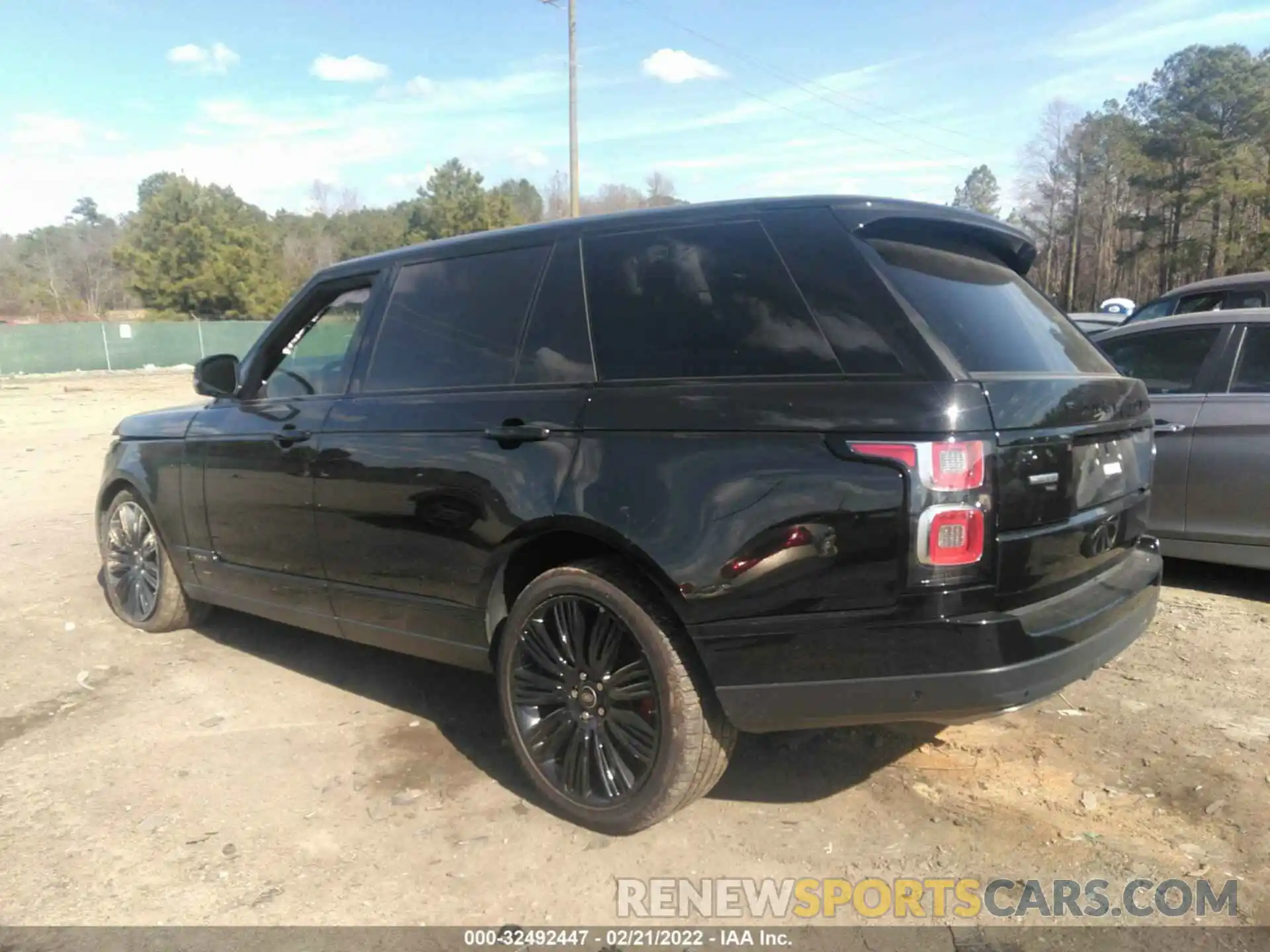 3 Photograph of a damaged car SALGV5SE7LA405754 LAND ROVER RANGE ROVER 2020