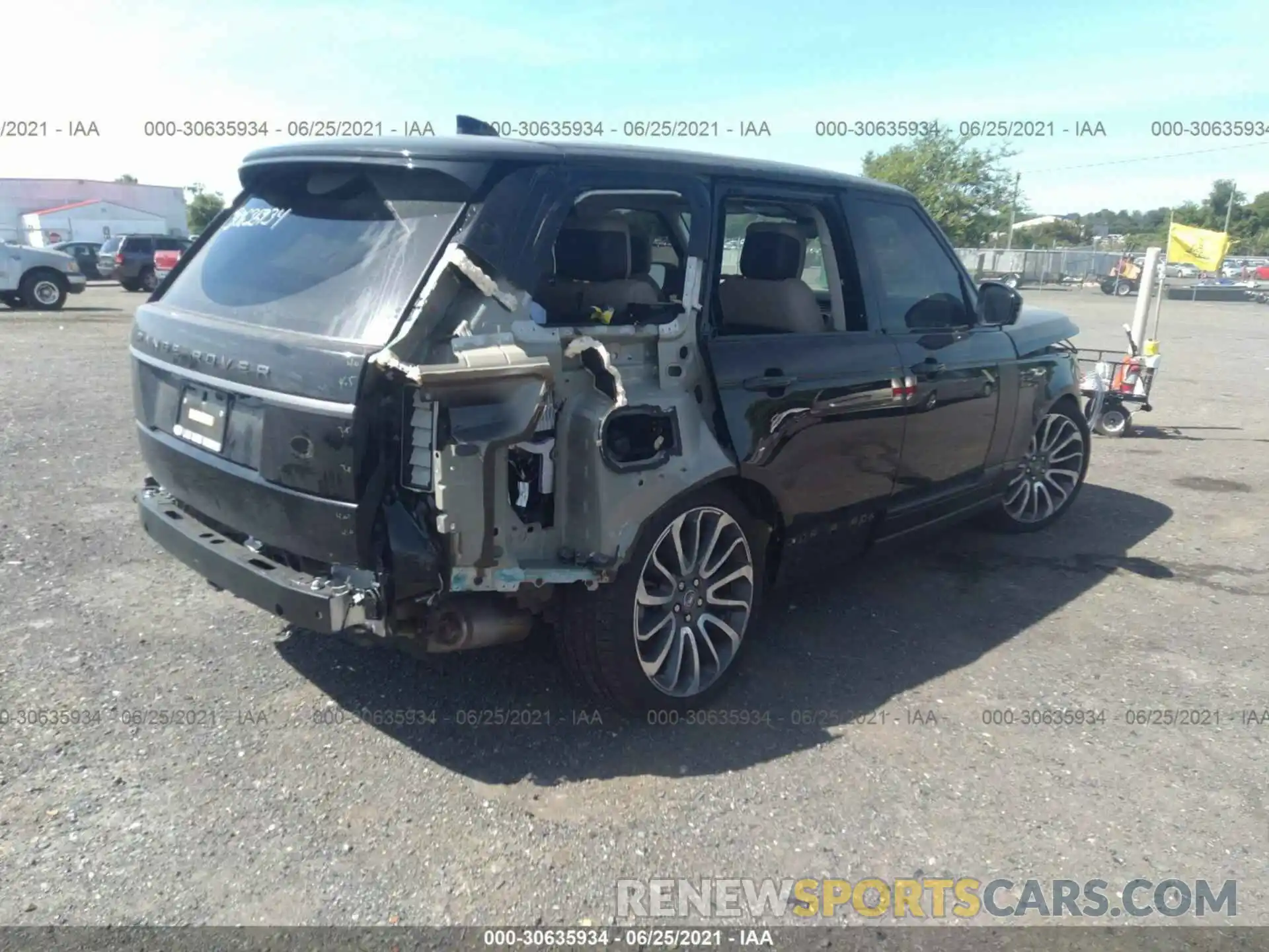 4 Photograph of a damaged car SALGR2SU8MA418248 LAND ROVER RANGE ROVER 2021