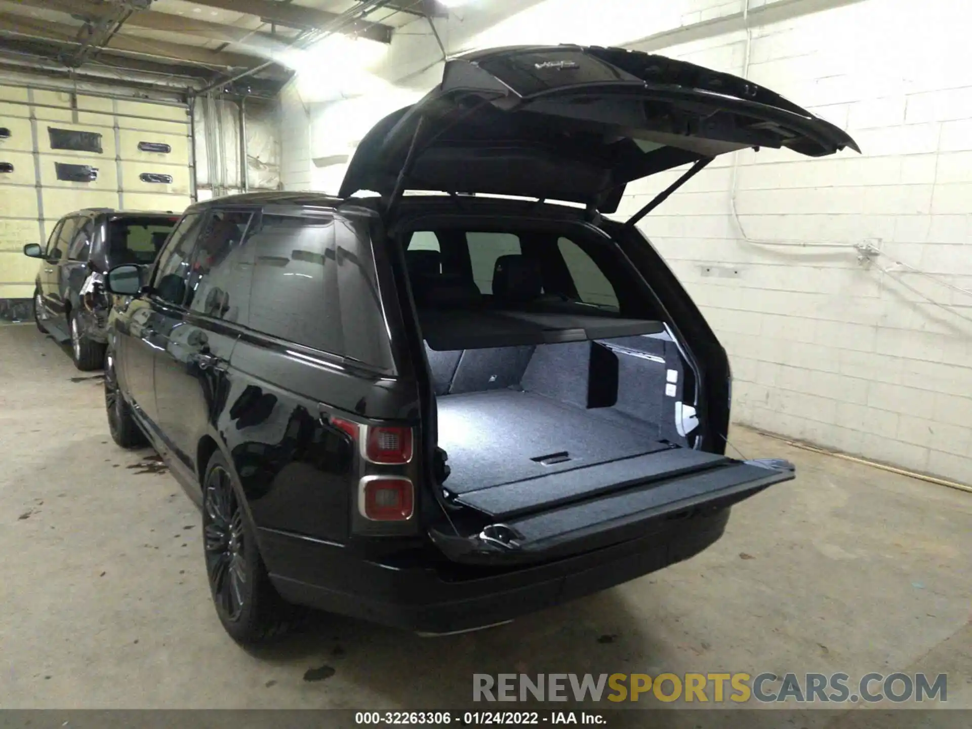 3 Photograph of a damaged car SALGS2RU6MA453574 LAND ROVER RANGE ROVER 2021