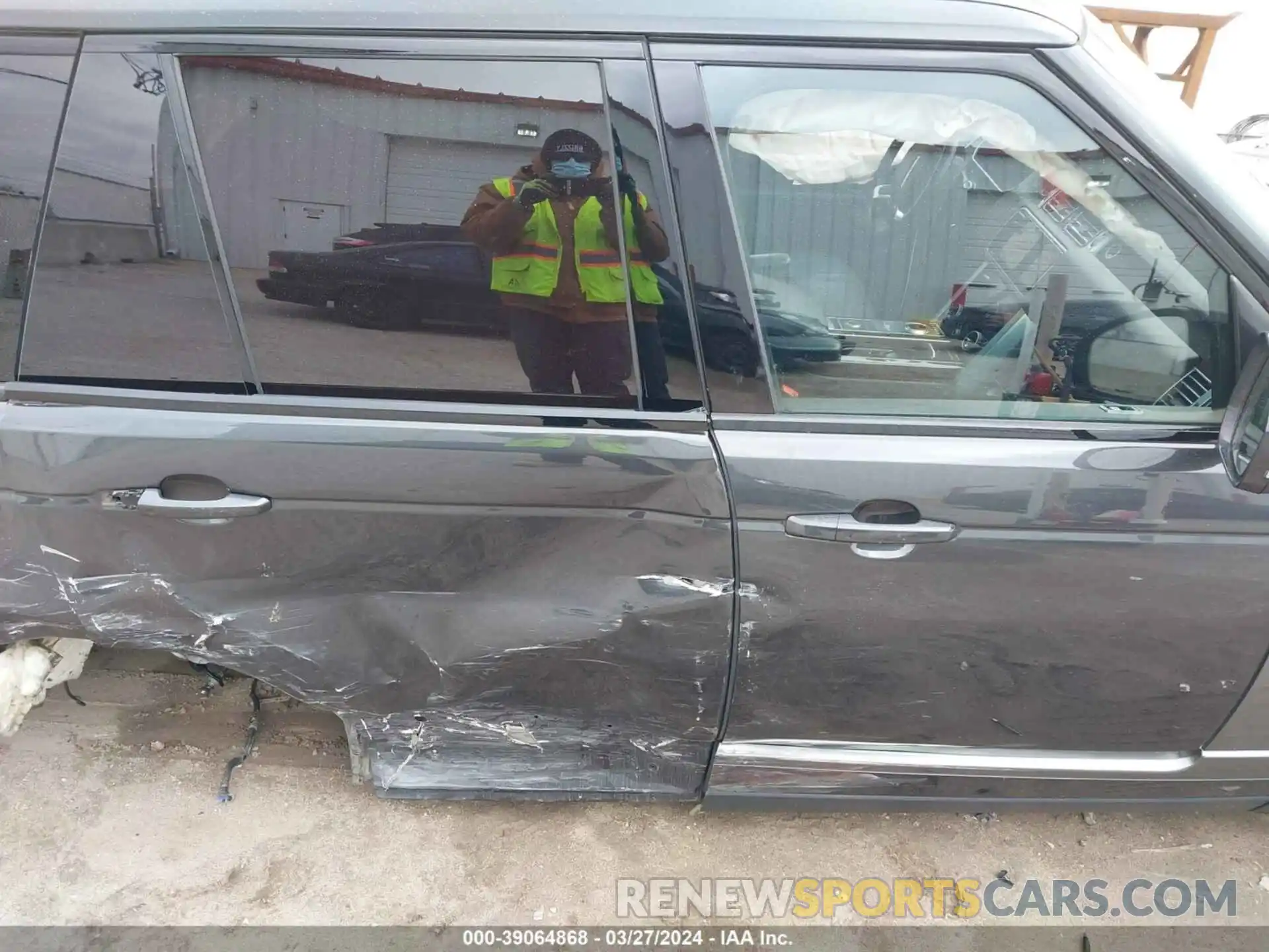 14 Photograph of a damaged car SALGS2RU7MA446357 LAND ROVER RANGE ROVER 2021