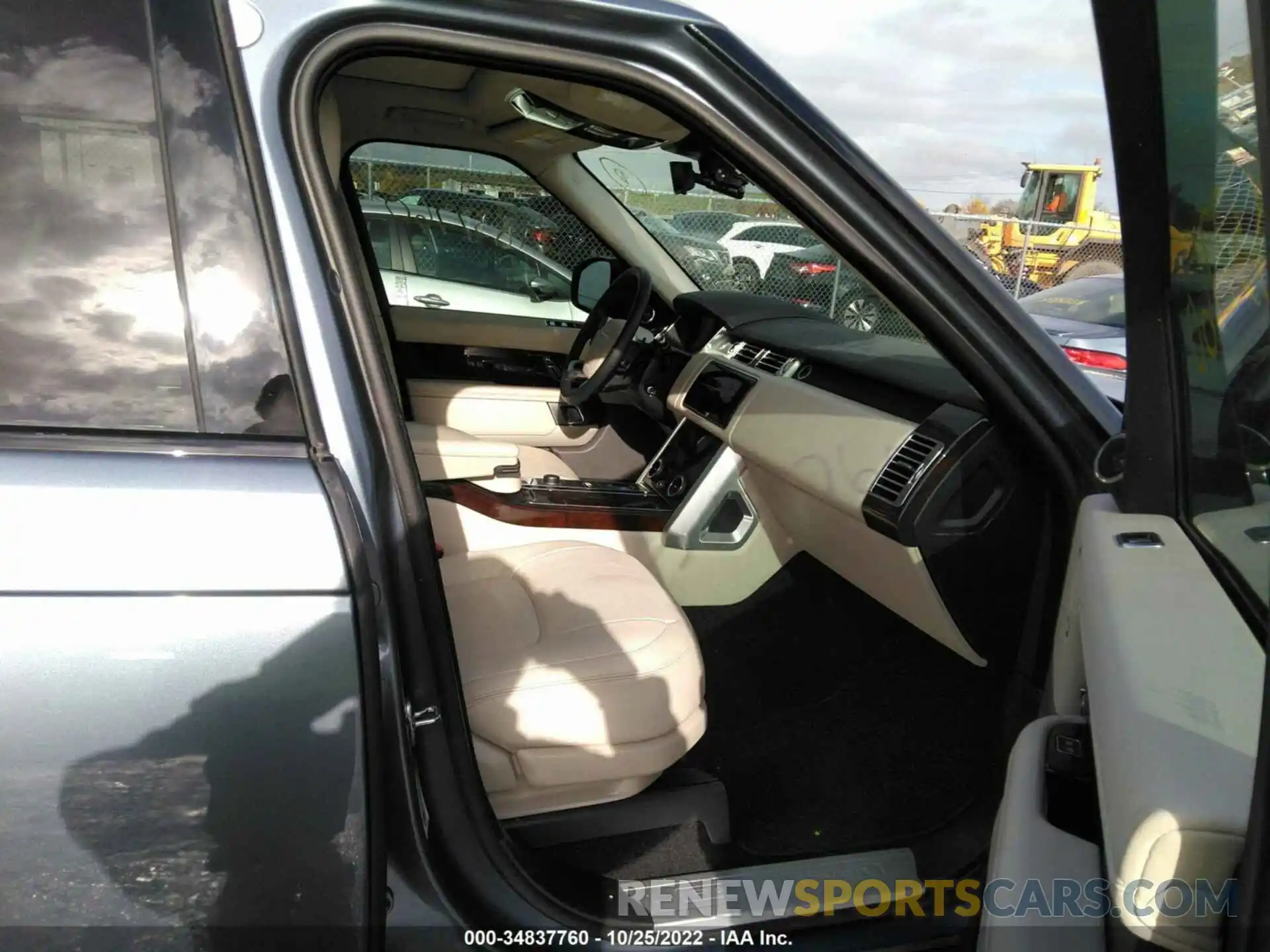 5 Photograph of a damaged car SALGS2SE5MA427082 LAND ROVER RANGE ROVER 2021