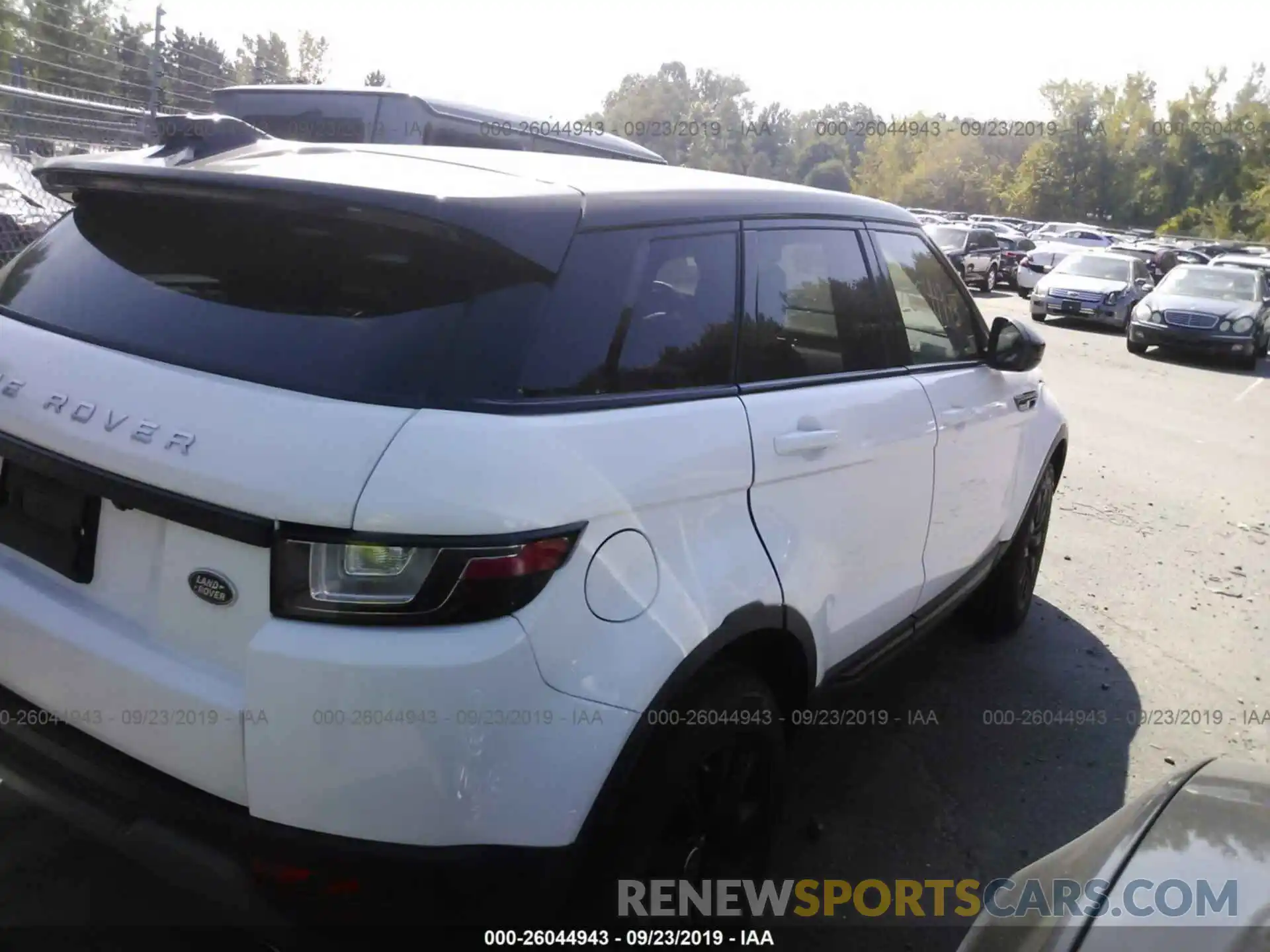 4 Фотография поврежденного автомобиля SALVP2RX2KH332743 LAND ROVER RANGE ROVER EVOQU 2019