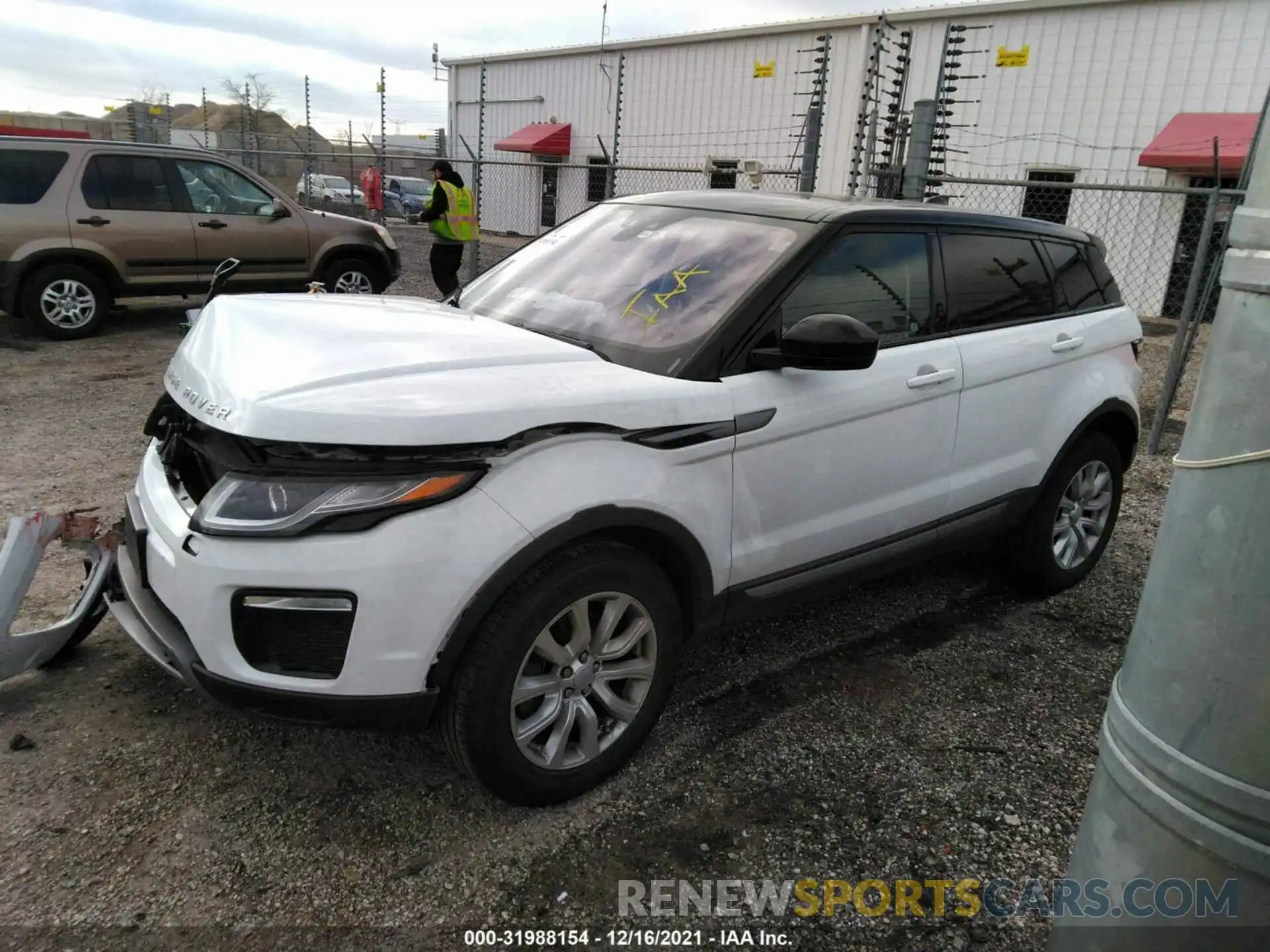 2 Фотография поврежденного автомобиля SALVP2RX8KH348803 LAND ROVER RANGE ROVER EVOQUE 2019