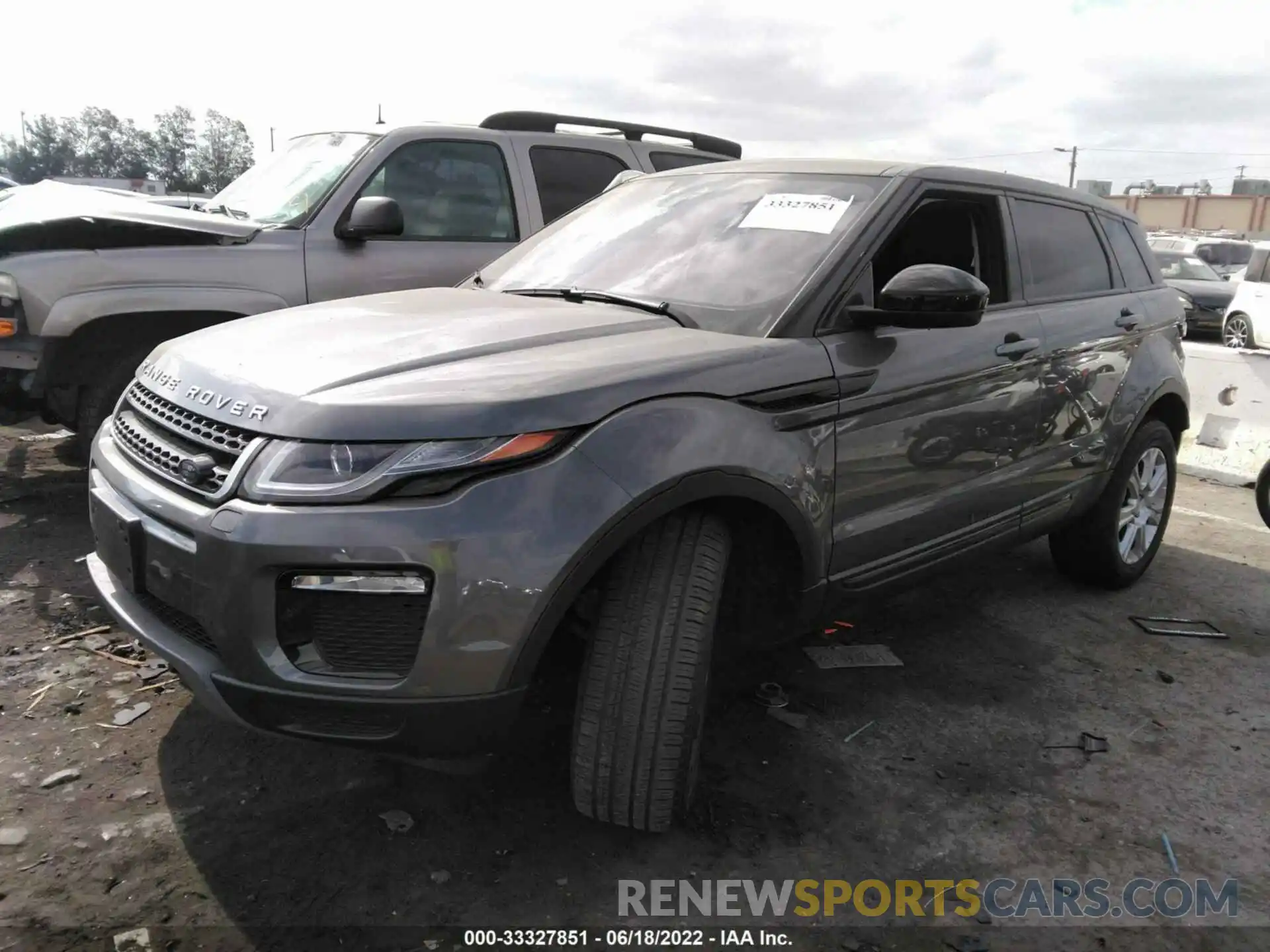 2 Фотография поврежденного автомобиля SALVP2RXXKH337821 LAND ROVER RANGE ROVER EVOQUE 2019