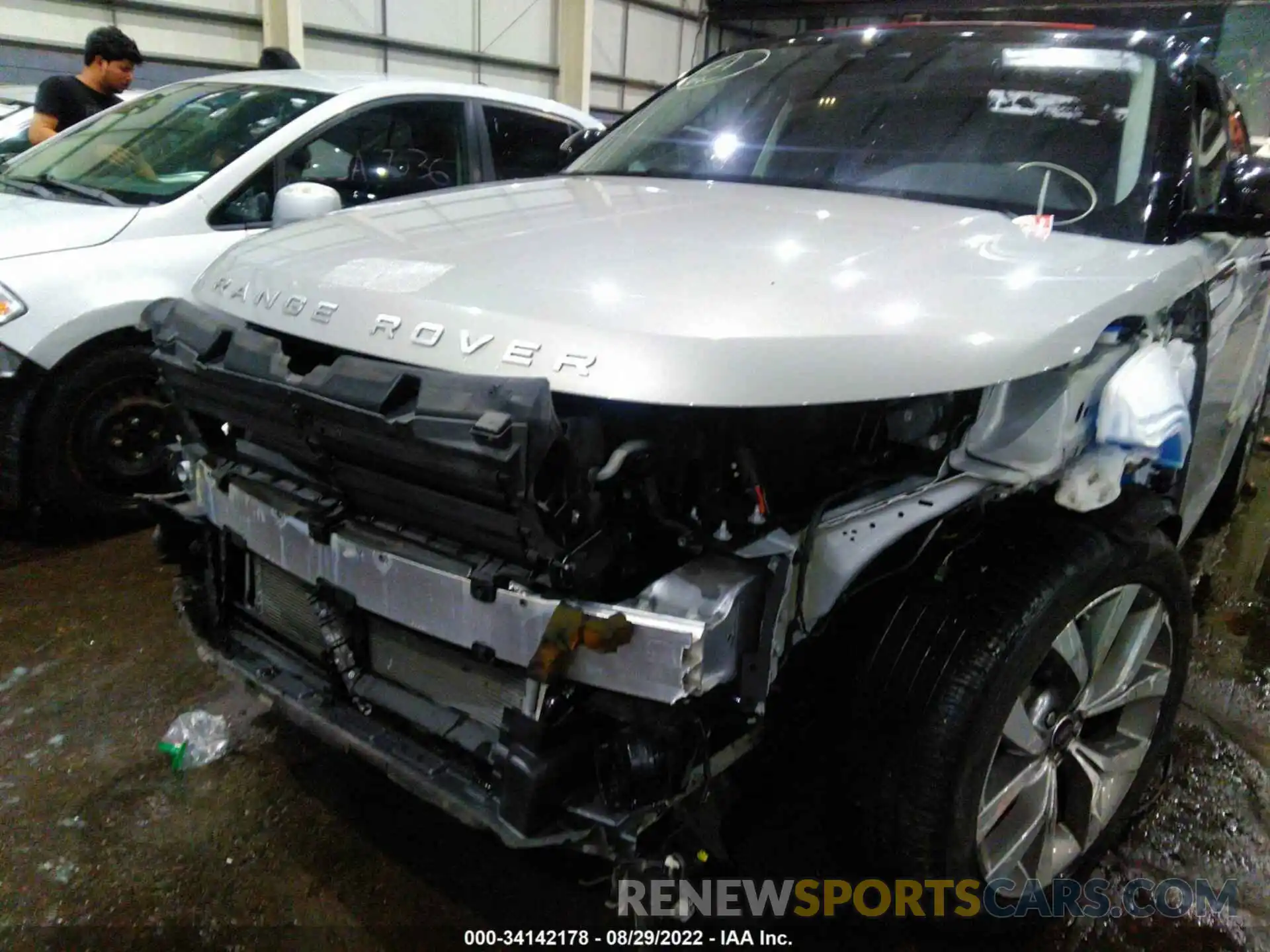 6 Photograph of a damaged car 00LZJ2FX4LH089011 LAND ROVER RANGE ROVER EVOQUE 2020