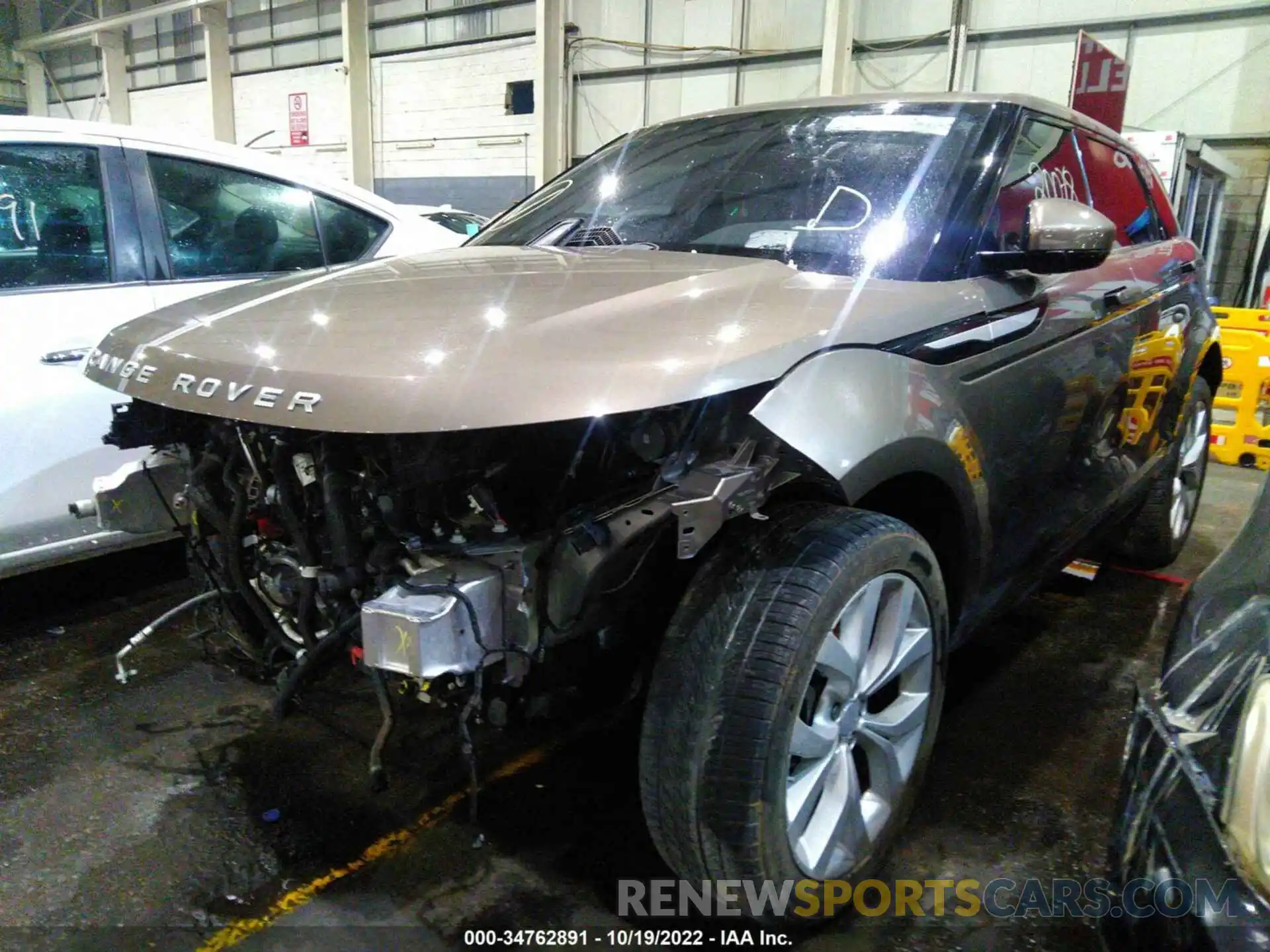 2 Photograph of a damaged car 00LZP2FX3LH046004 LAND ROVER RANGE ROVER EVOQUE 2020