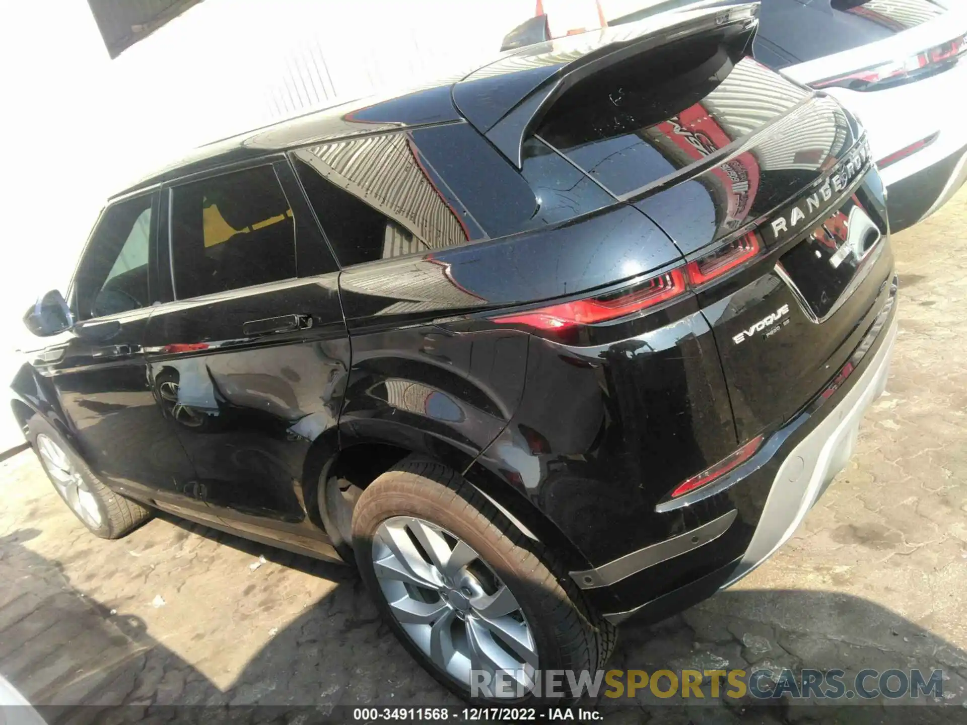 3 Photograph of a damaged car 00LZP2FXXLH080702 LAND ROVER RANGE ROVER EVOQUE 2020