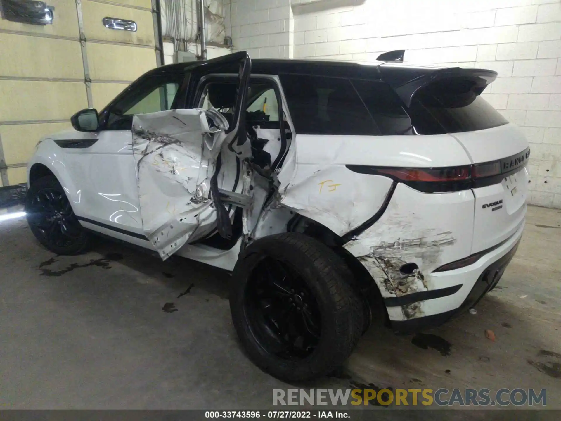 6 Photograph of a damaged car SALZJ2FX2LH102936 LAND ROVER RANGE ROVER EVOQUE 2020