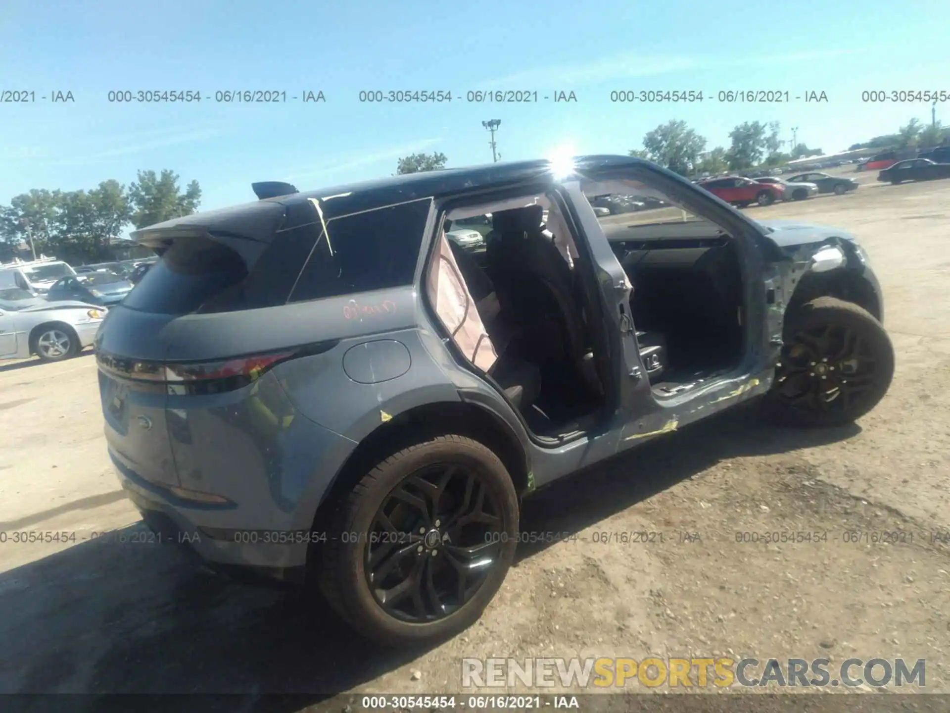 4 Photograph of a damaged car SALZL2FX9MH124167 LAND ROVER RANGE ROVER EVOQUE 2021