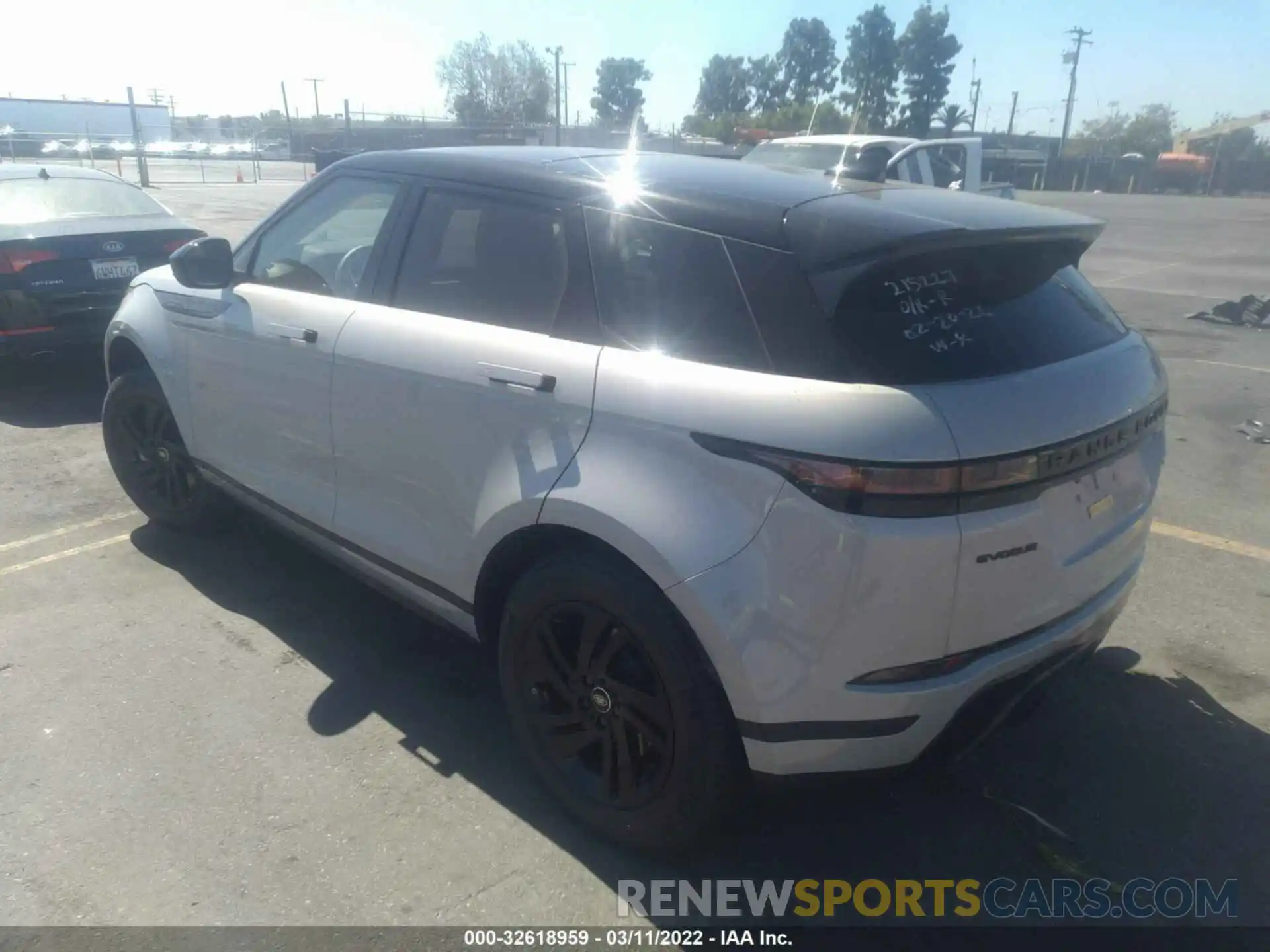 3 Photograph of a damaged car SALZJ2FX6NH165542 LAND ROVER RANGE ROVER EVOQUE 2022