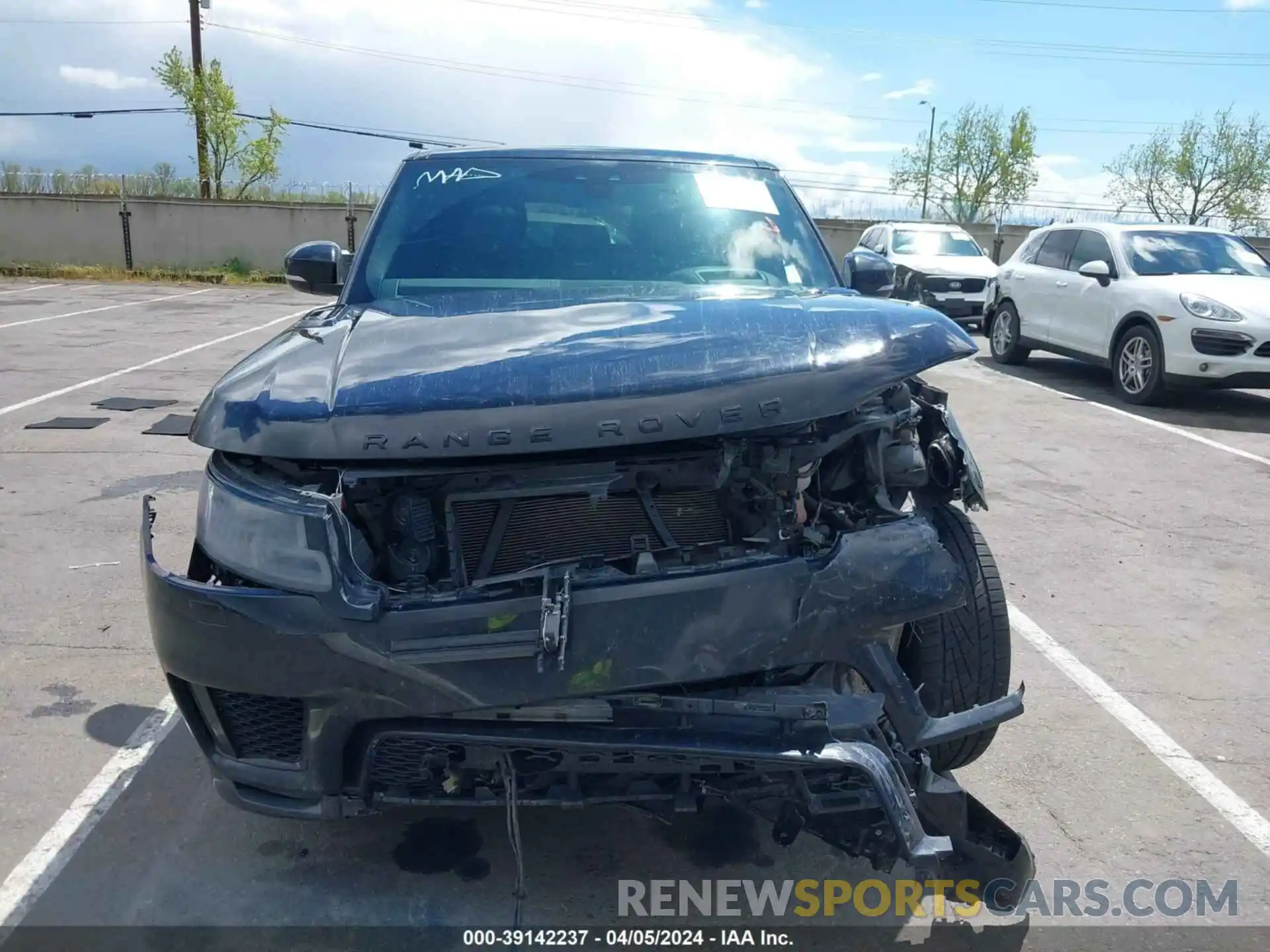 12 Photograph of a damaged car SALWR2RE0KA871805 LAND ROVER RANGE ROVER SPORT 2019