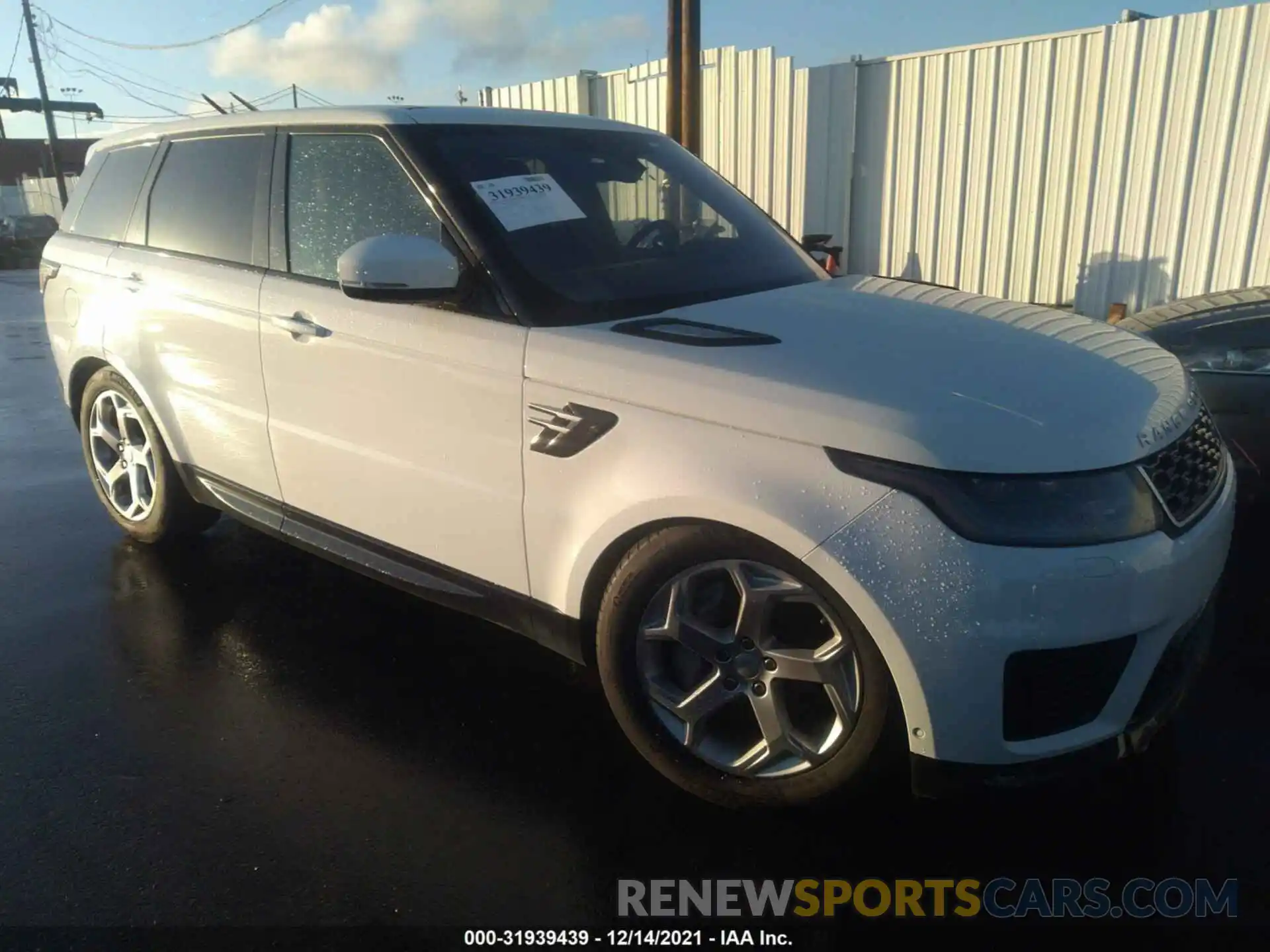 1 Фотография поврежденного автомобиля SALWR2RU0KA866448 LAND ROVER RANGE ROVER SPORT 2019