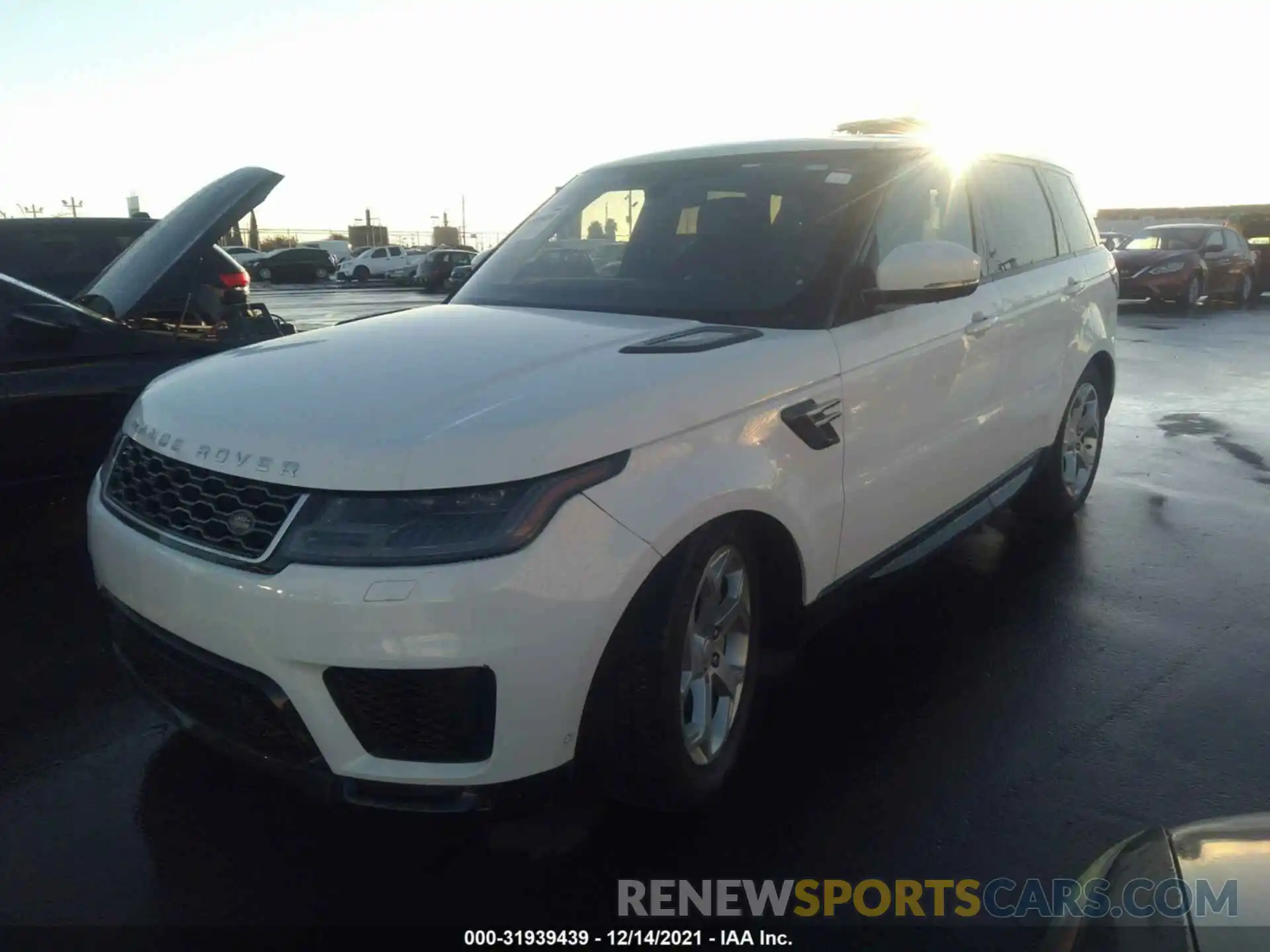 2 Фотография поврежденного автомобиля SALWR2RU0KA866448 LAND ROVER RANGE ROVER SPORT 2019