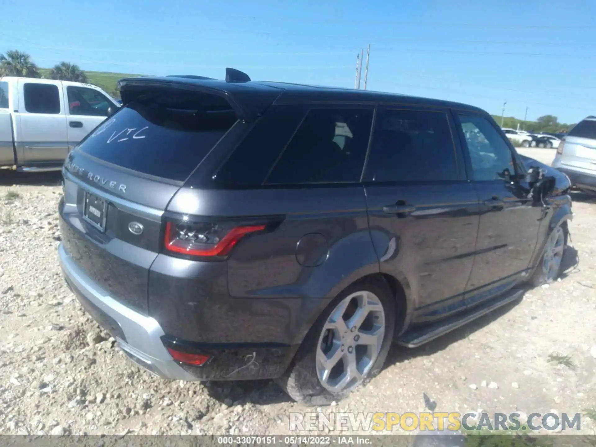 4 Photograph of a damaged car SALWR2RV3KA818189 LAND ROVER RANGE ROVER SPORT 2019