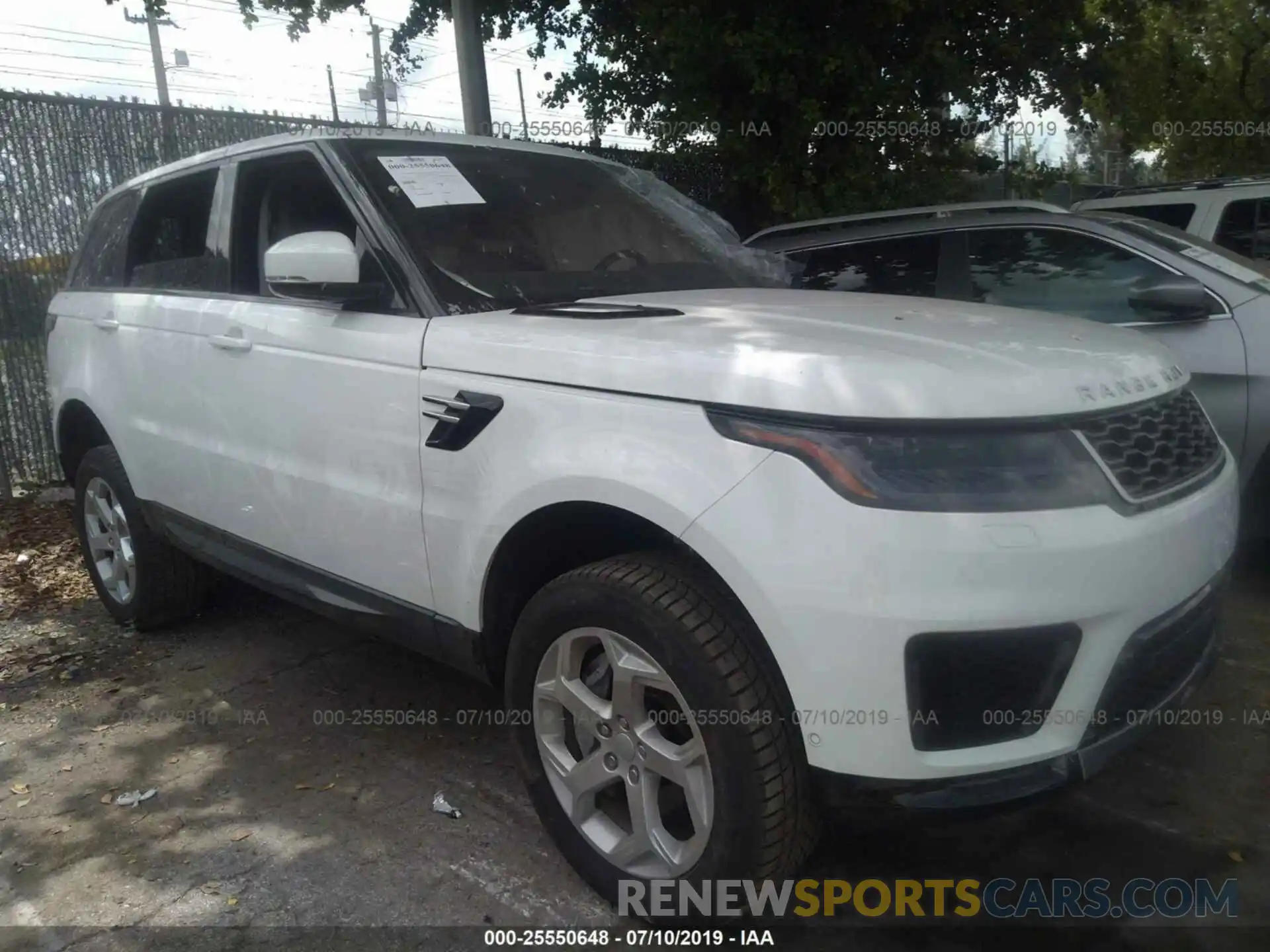 1 Фотография поврежденного автомобиля SALWR2RV5KA818422 LAND ROVER RANGE ROVER SPORT 2019