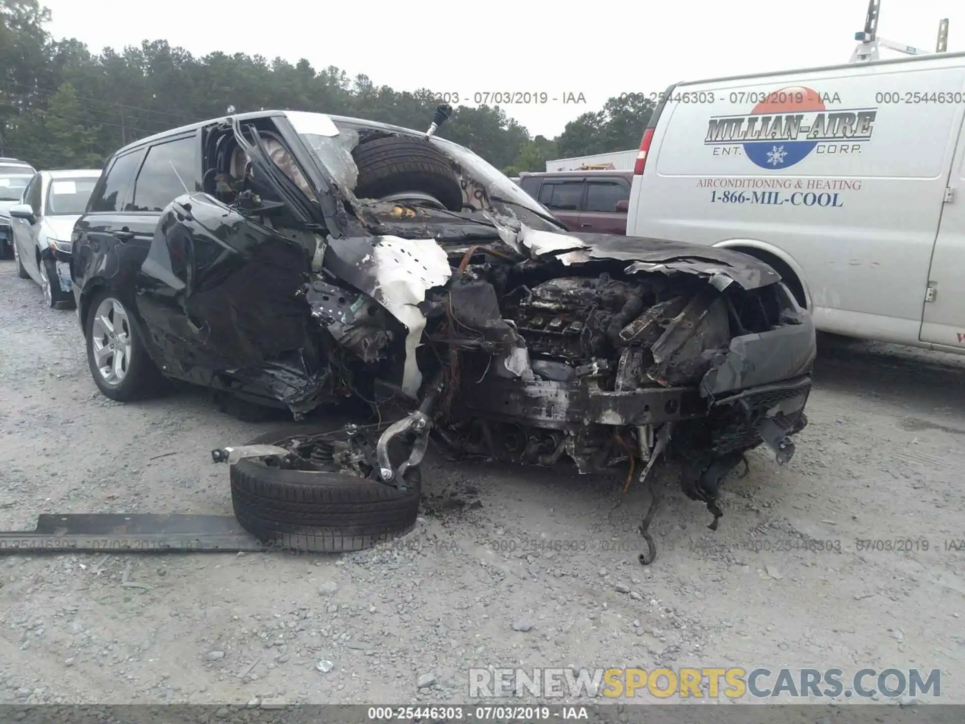 1 Фотография поврежденного автомобиля SALWR2RV9KA419903 LAND ROVER RANGE ROVER SPORT 2019