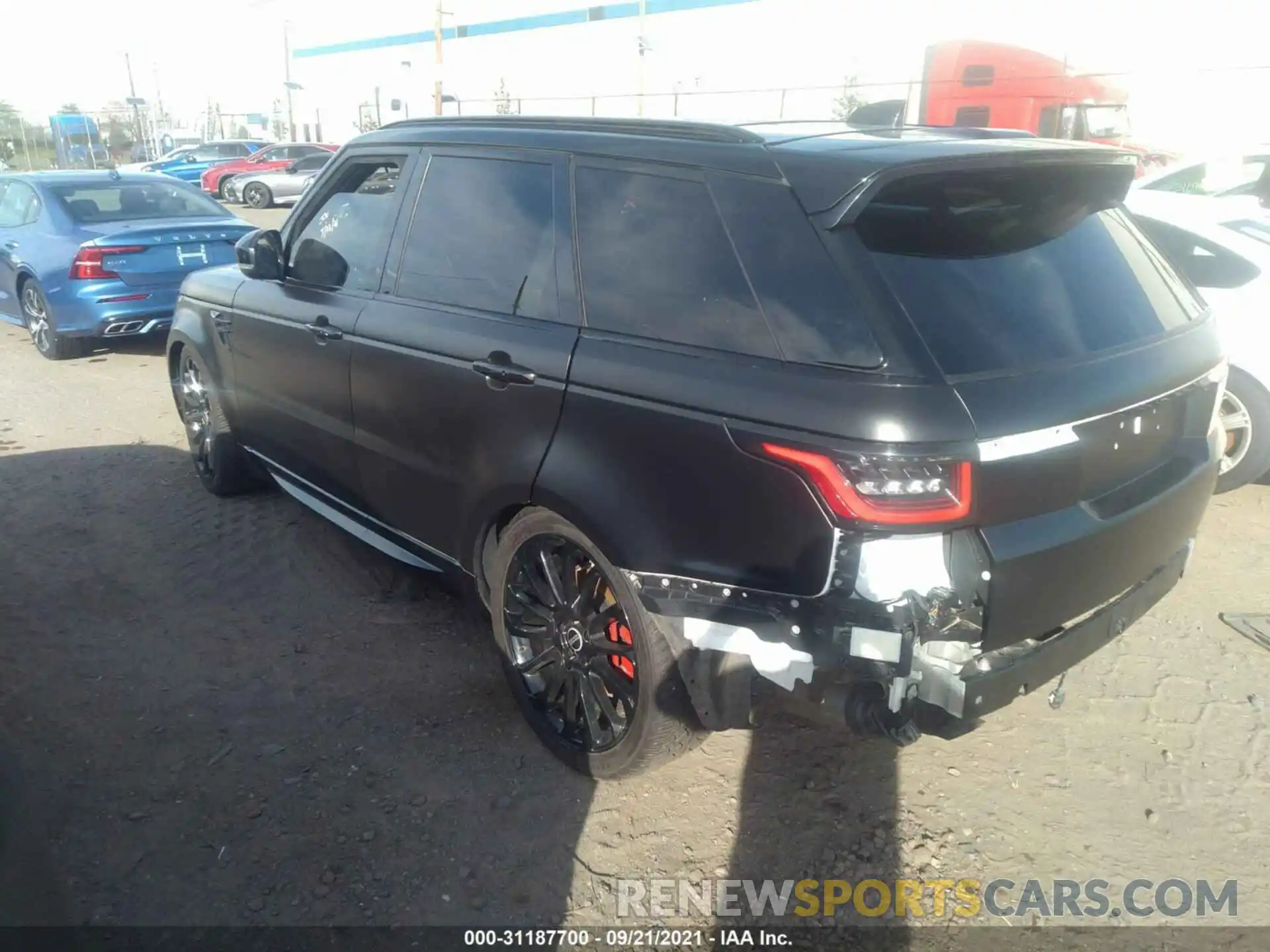 3 Фотография поврежденного автомобиля SALWR2RV9KA818021 LAND ROVER RANGE ROVER SPORT 2019