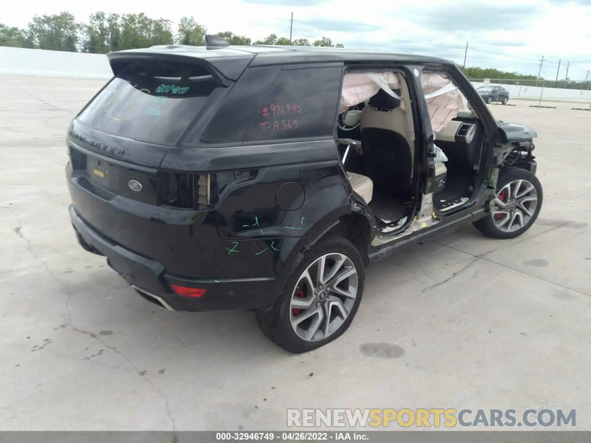 4 Photograph of a damaged car SALWV2SV7KA849208 LAND ROVER RANGE ROVER SPORT 2019