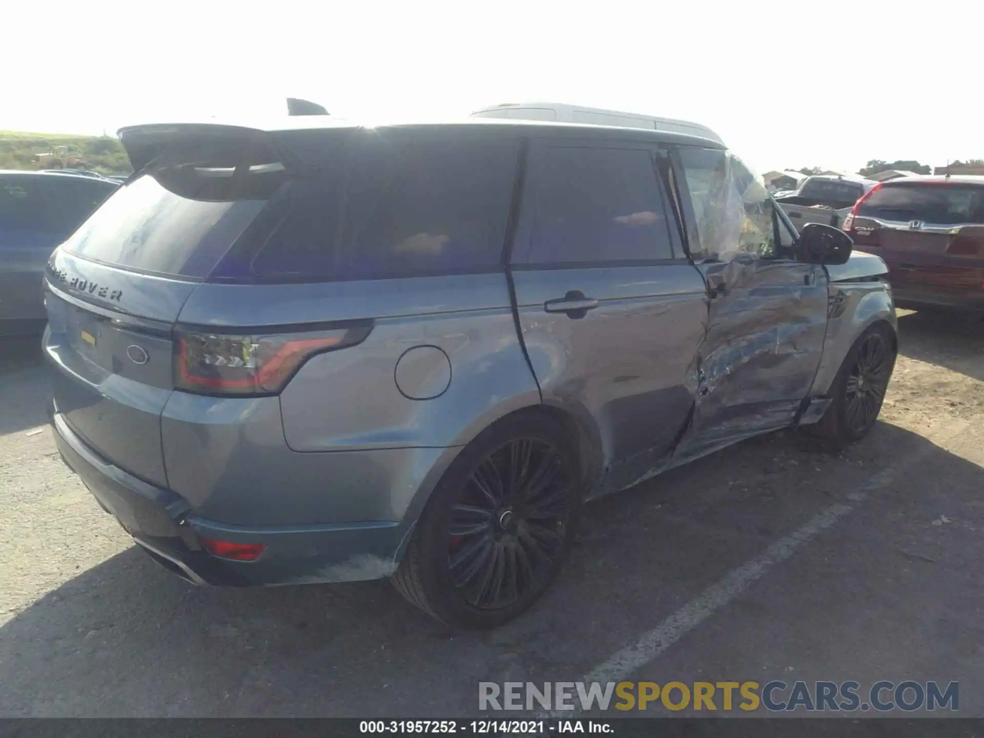 4 Фотография поврежденного автомобиля SALWV2SVXKA426851 LAND ROVER RANGE ROVER SPORT 2019