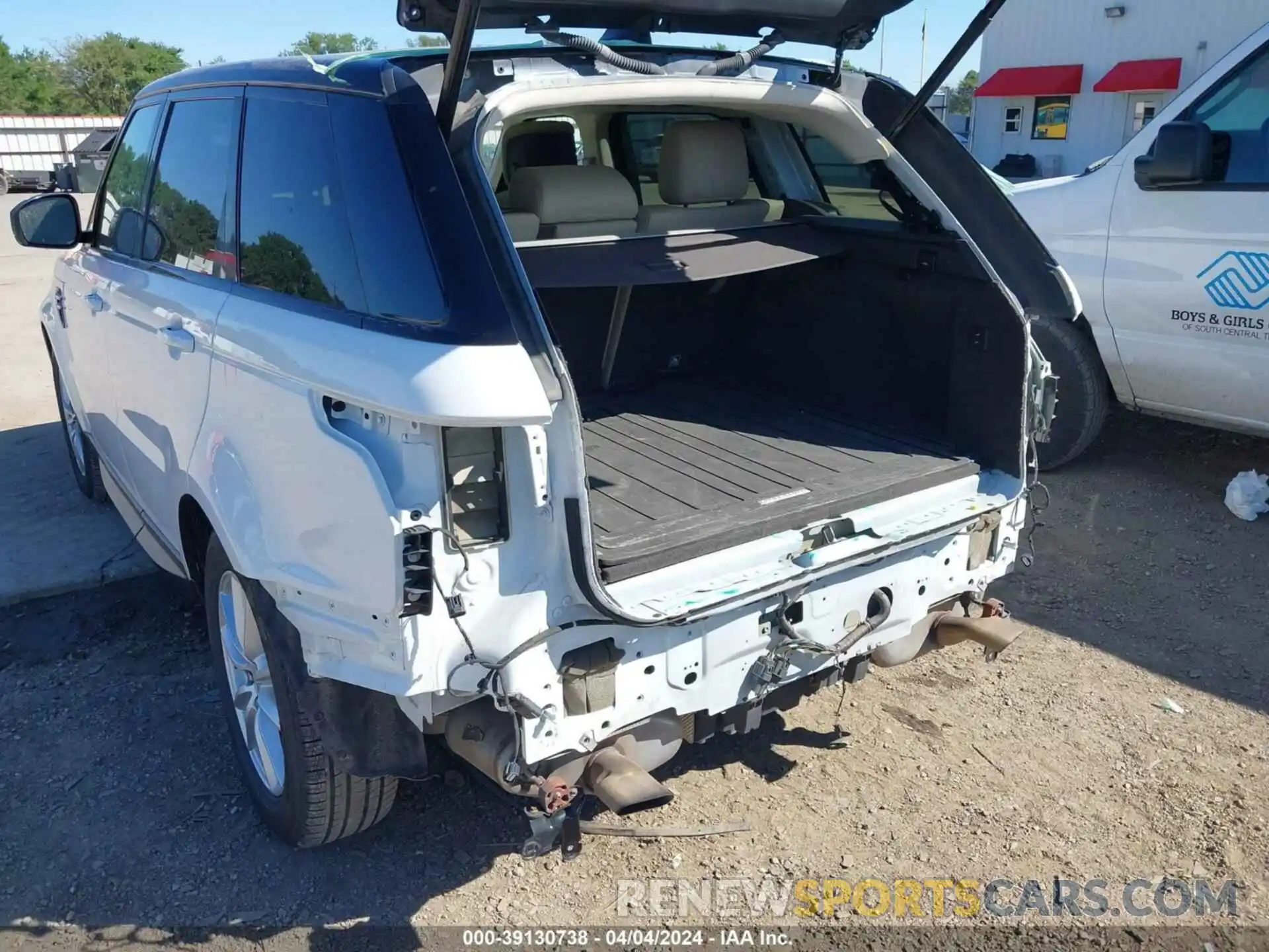 18 Photograph of a damaged car SALWG2SU5LA717860 LAND ROVER RANGE ROVER SPORT 2020