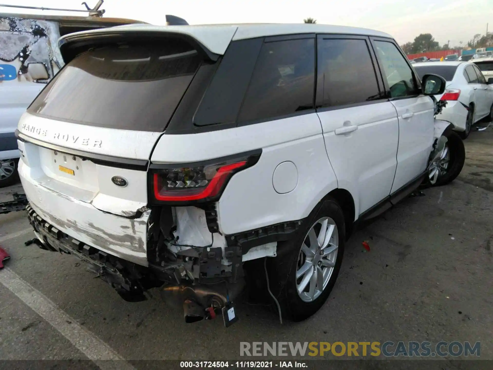 4 Photograph of a damaged car SALWG2SU9LA712807 LAND ROVER RANGE ROVER SPORT 2020