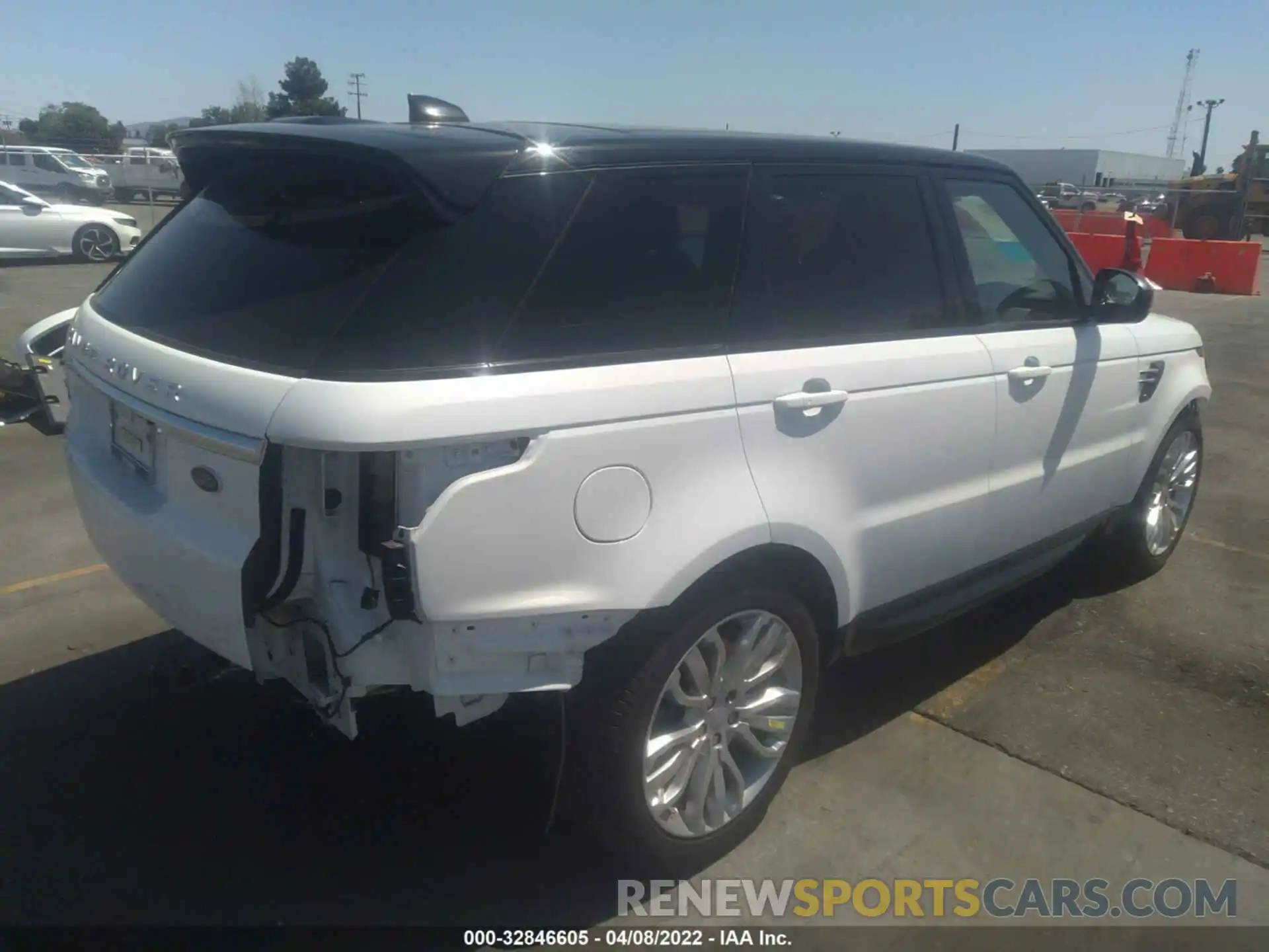 4 Photograph of a damaged car SALWR2RY5LA731793 LAND ROVER RANGE ROVER SPORT 2020