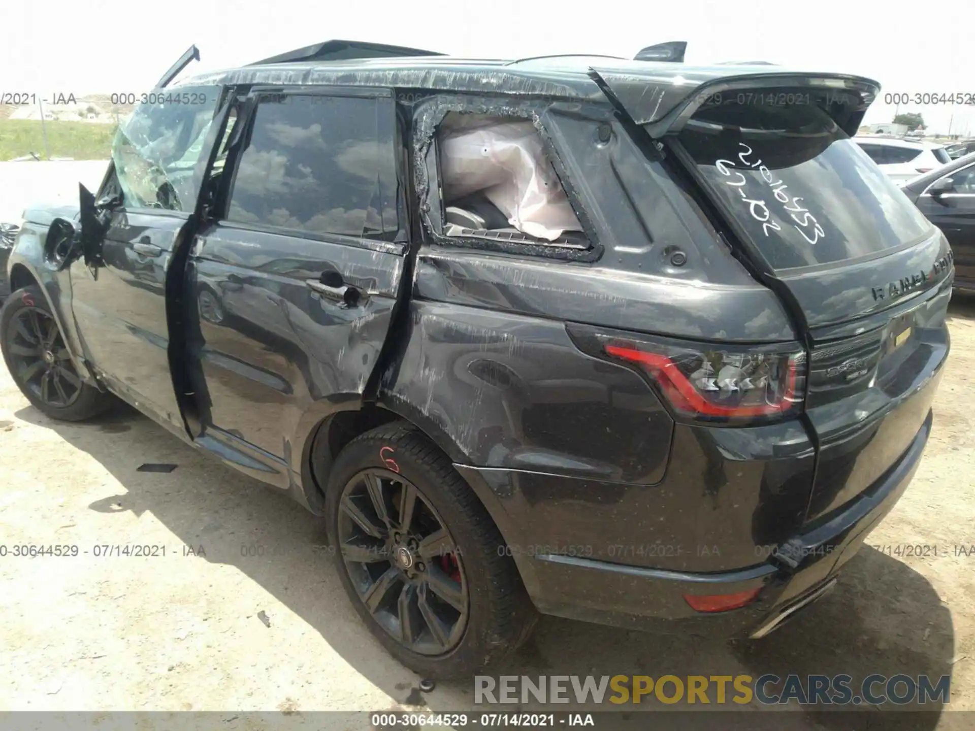 3 Photograph of a damaged car SALWR2SE7LA885244 LAND ROVER RANGE ROVER SPORT 2020