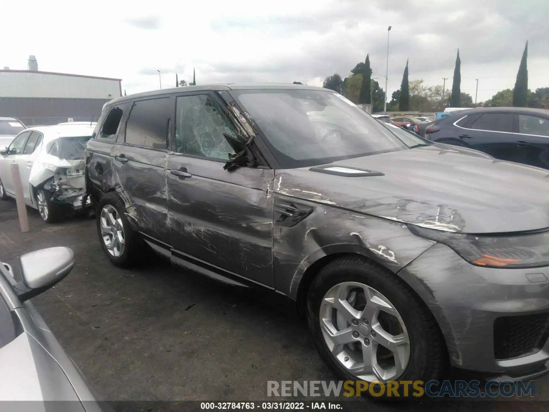 6 Photograph of a damaged car SALWR2SU5LA708666 LAND ROVER RANGE ROVER SPORT 2020