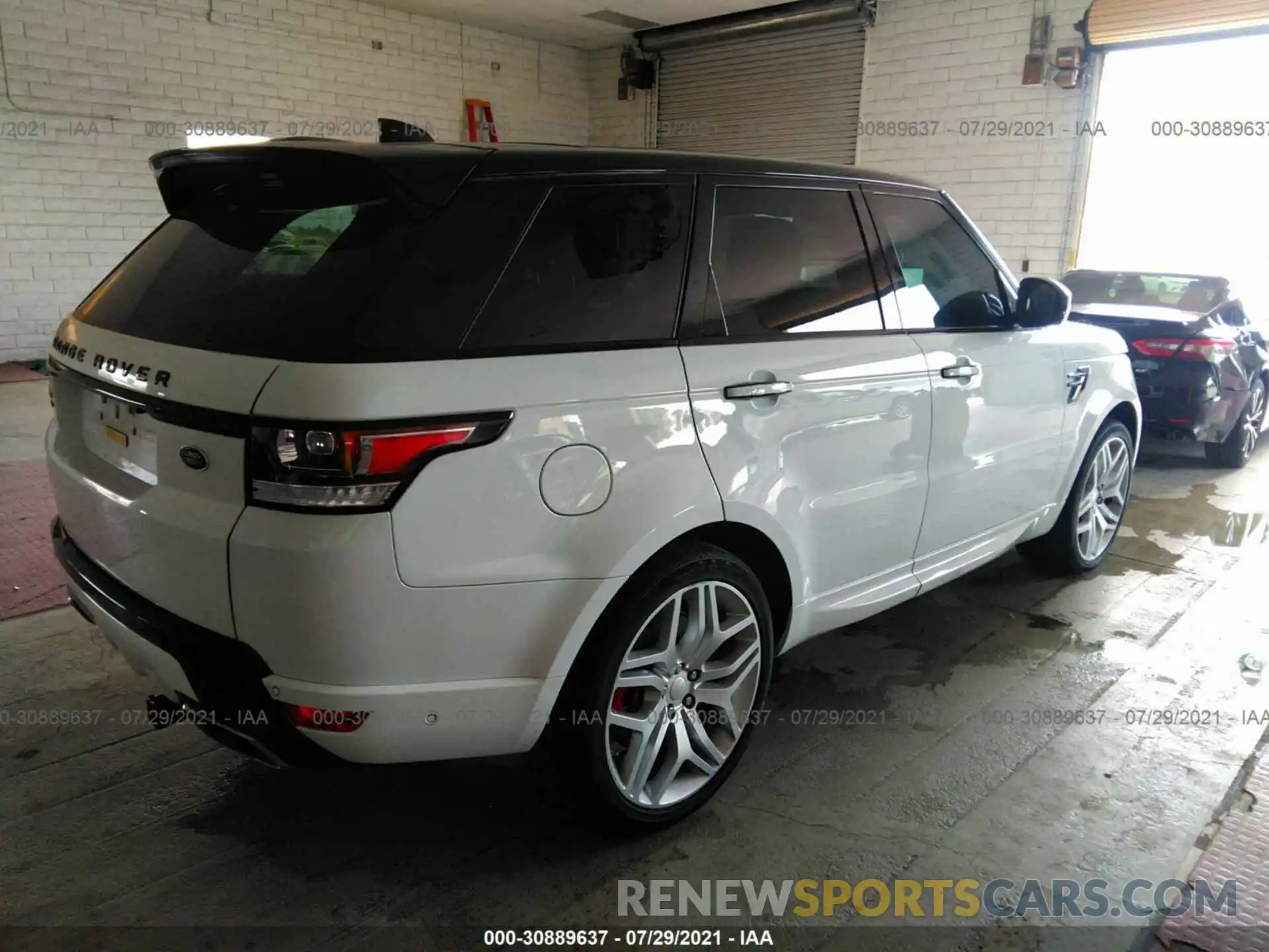 4 Photograph of a damaged car SALWS2RU2LA747659 LAND ROVER RANGE ROVER SPORT 2020