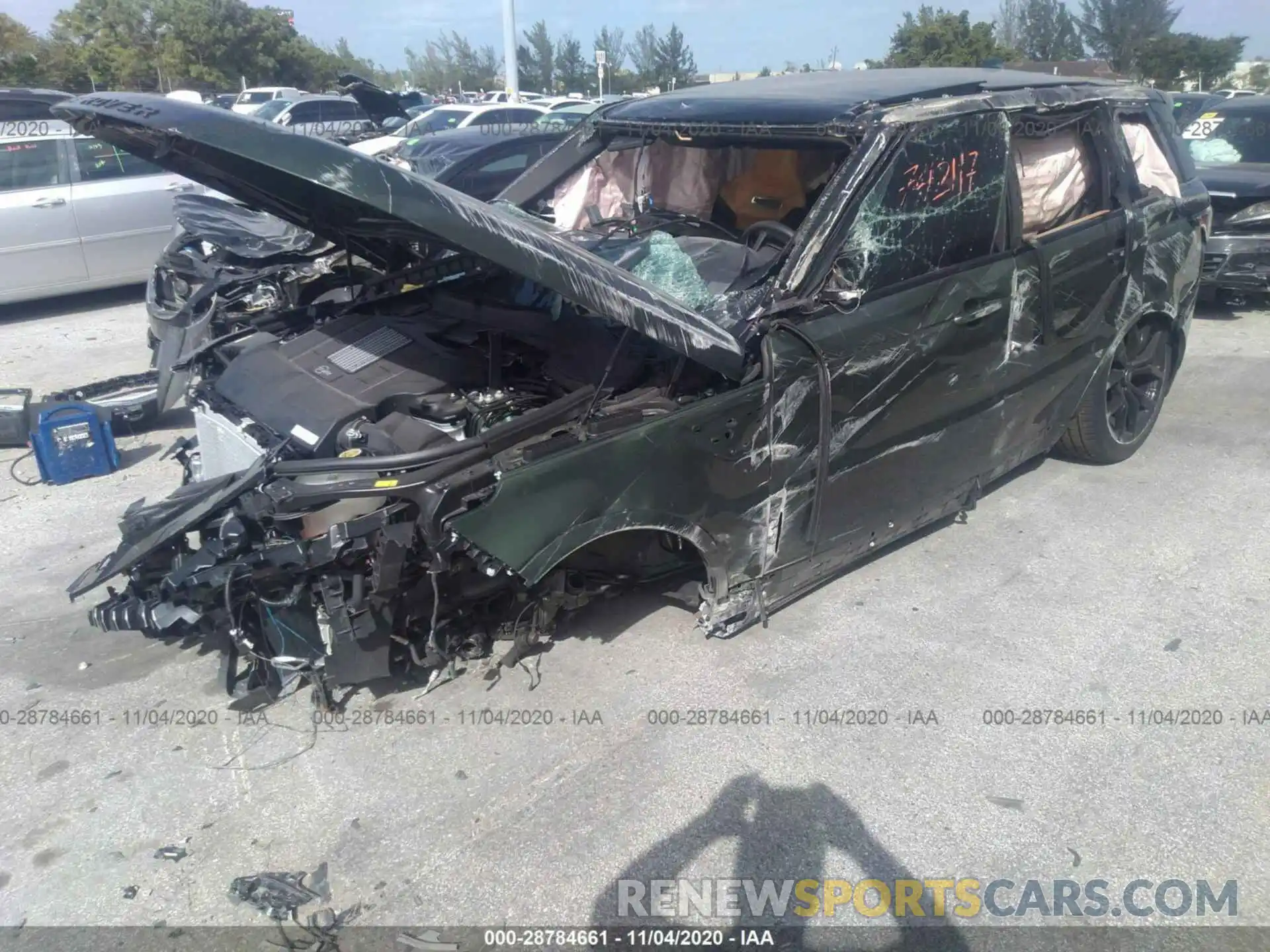 2 Фотография поврежденного автомобиля SALWZ2RE1LA742117 LAND ROVER RANGE ROVER SPORT 2020