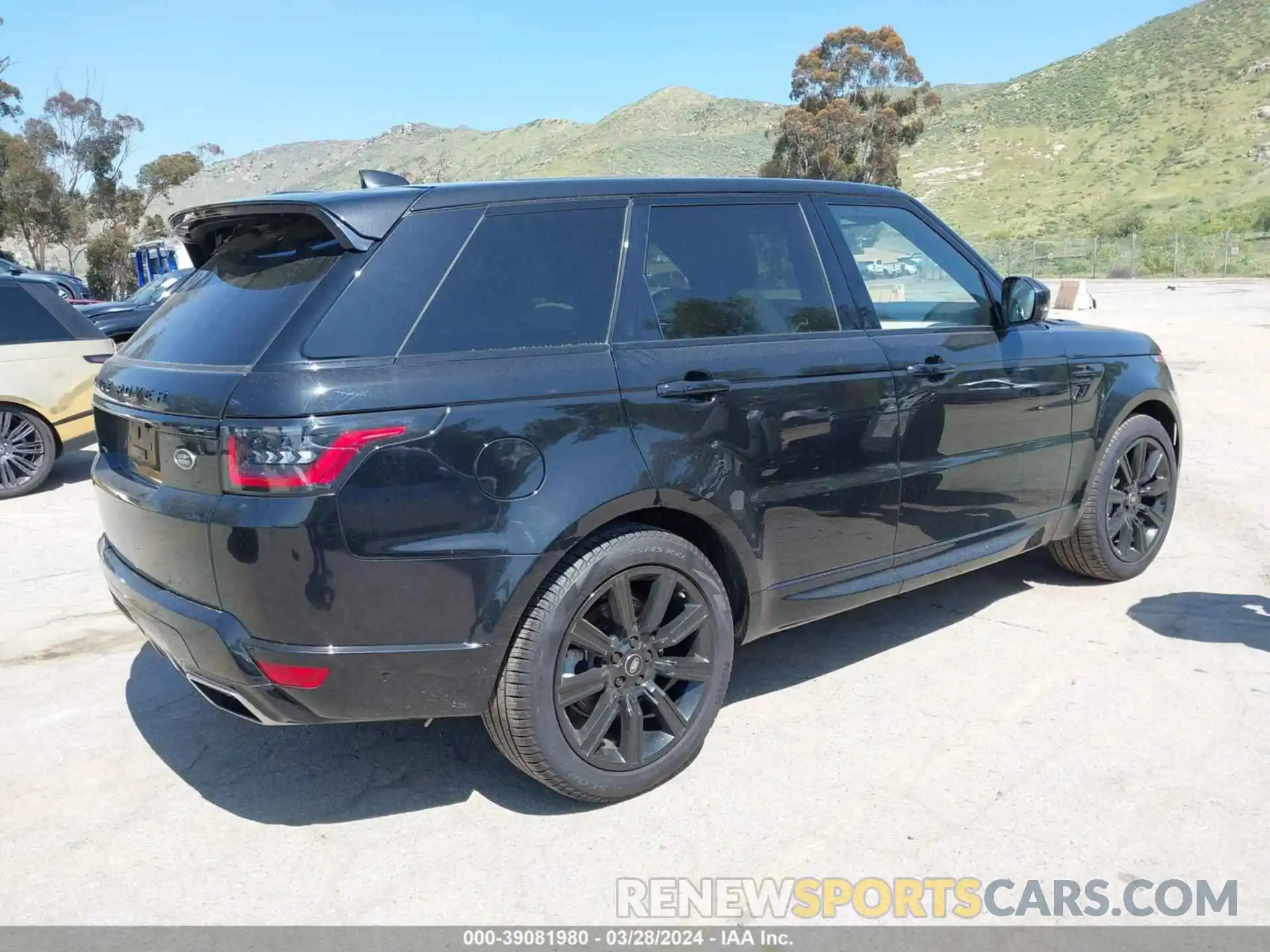 4 Photograph of a damaged car SALWR2SU4MA758363 LAND ROVER RANGE ROVER SPORT 2021