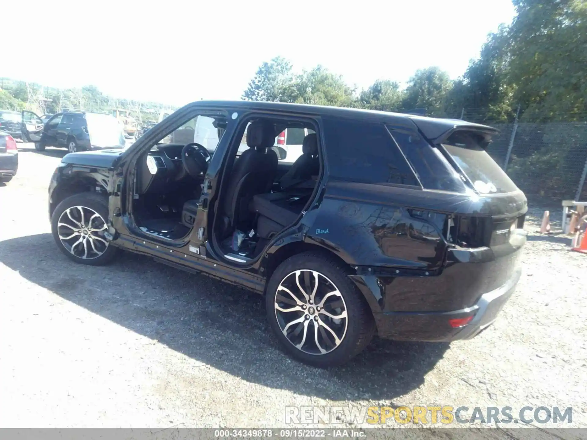 3 Photograph of a damaged car SALWR2SUXMA772901 LAND ROVER RANGE ROVER SPORT 2021