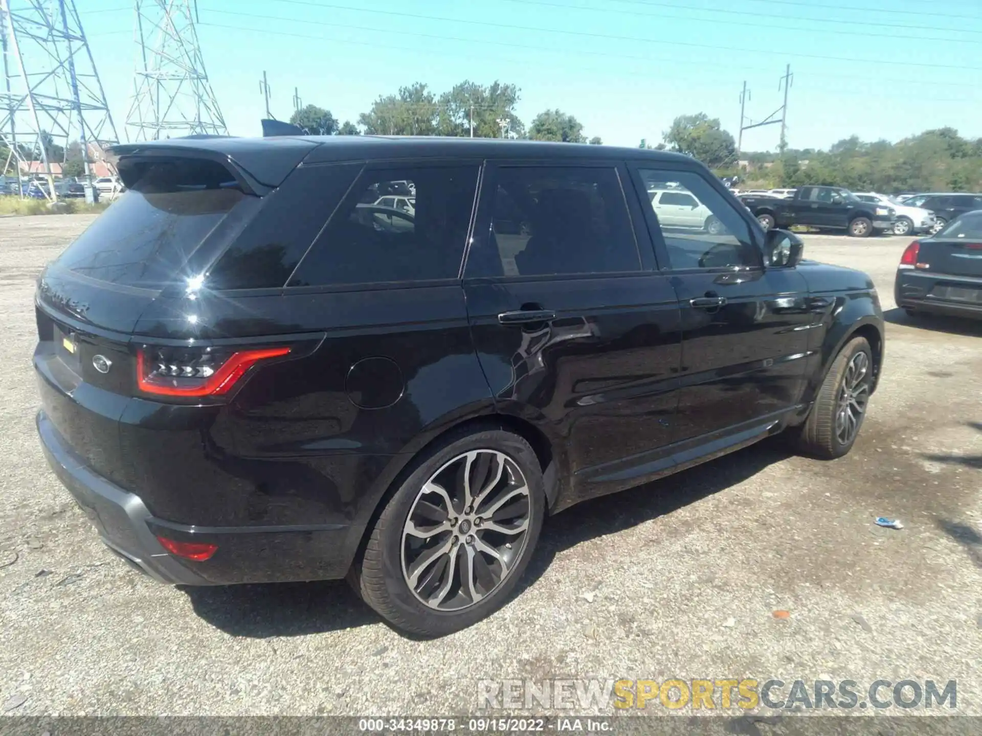 4 Photograph of a damaged car SALWR2SUXMA772901 LAND ROVER RANGE ROVER SPORT 2021