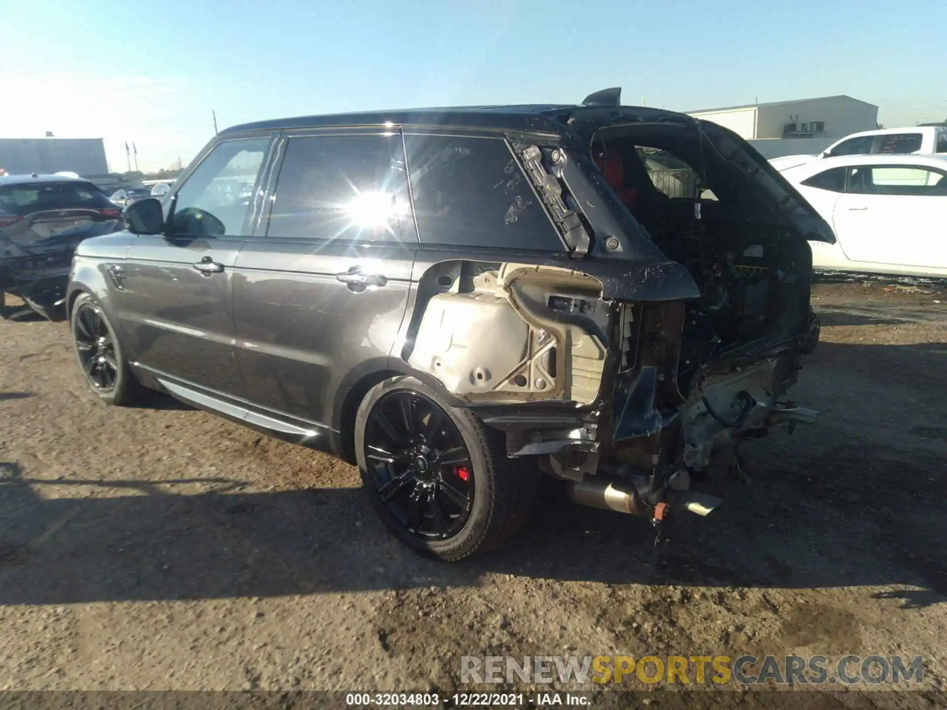 3 Photograph of a damaged car SALWS2RU0MA758600 LAND ROVER RANGE ROVER SPORT 2021