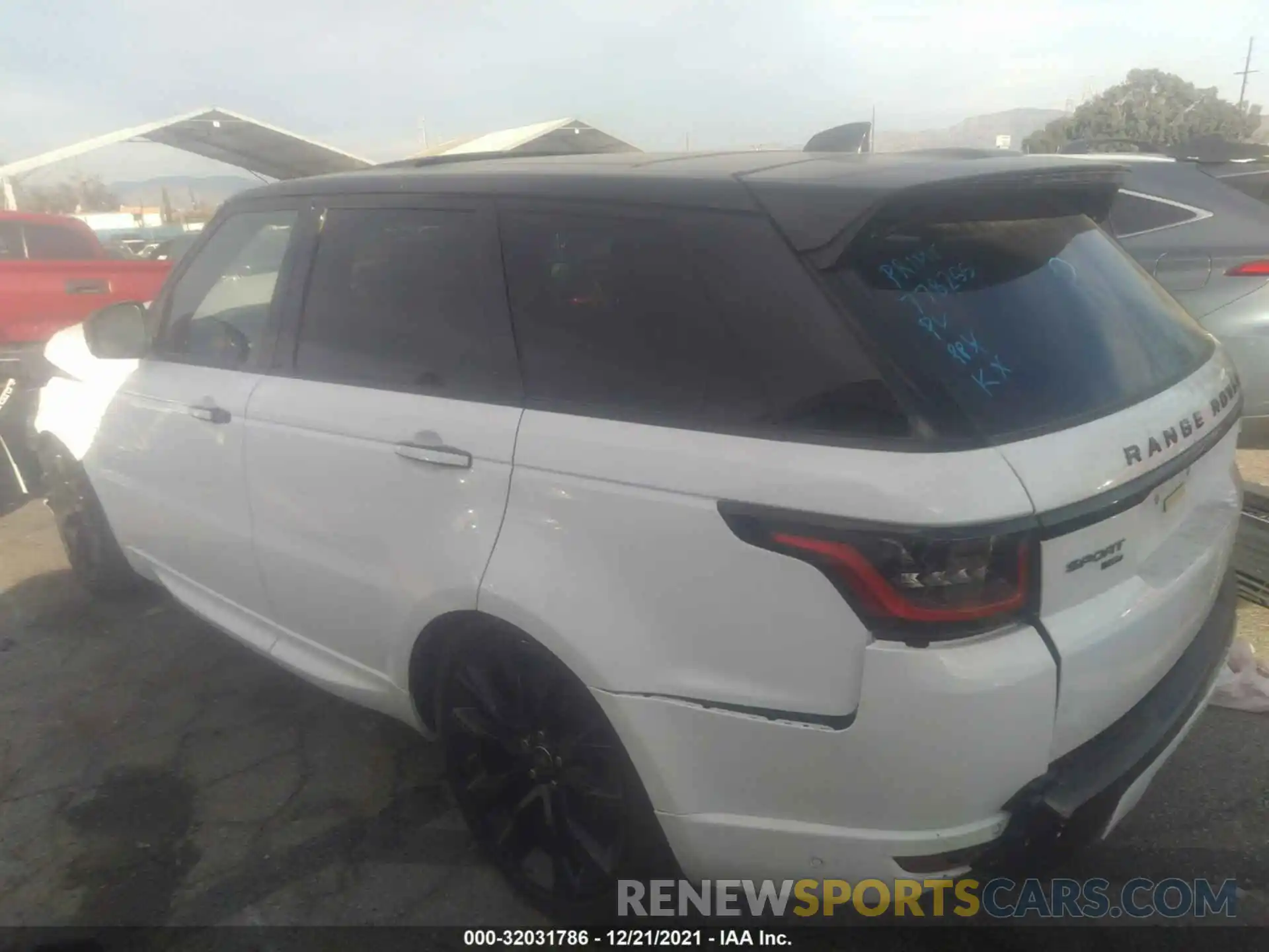 3 Фотография поврежденного автомобиля SALWS2RUXMA778255 LAND ROVER RANGE ROVER SPORT 2021