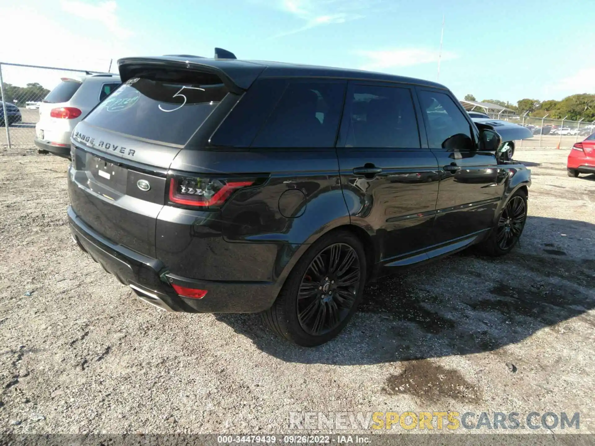 4 Photograph of a damaged car SALWR2SEXNA212175 LAND ROVER RANGE ROVER SPORT 2022