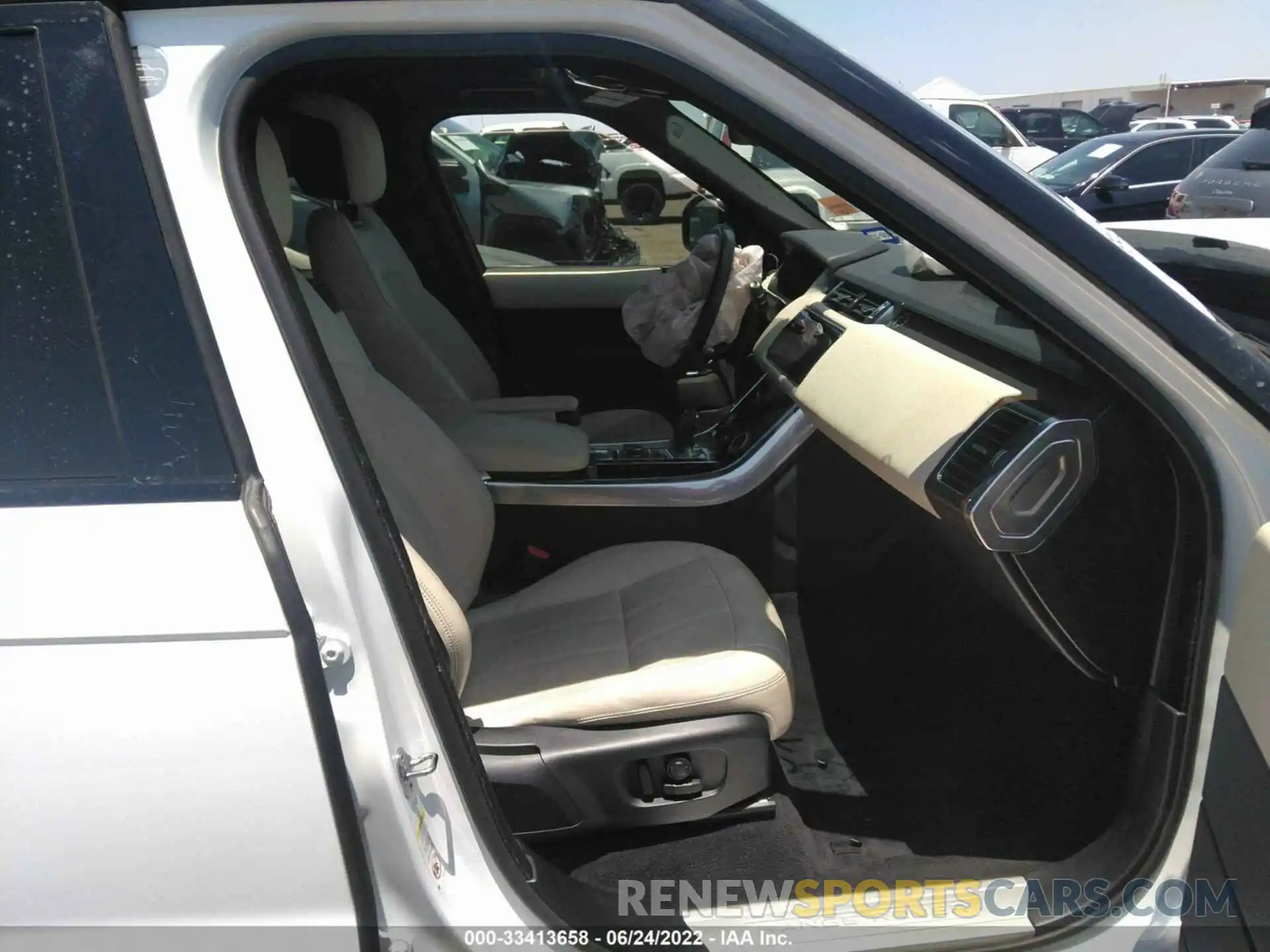 5 Photograph of a damaged car SALWR2SUXNA205461 LAND ROVER RANGE ROVER SPORT 2022