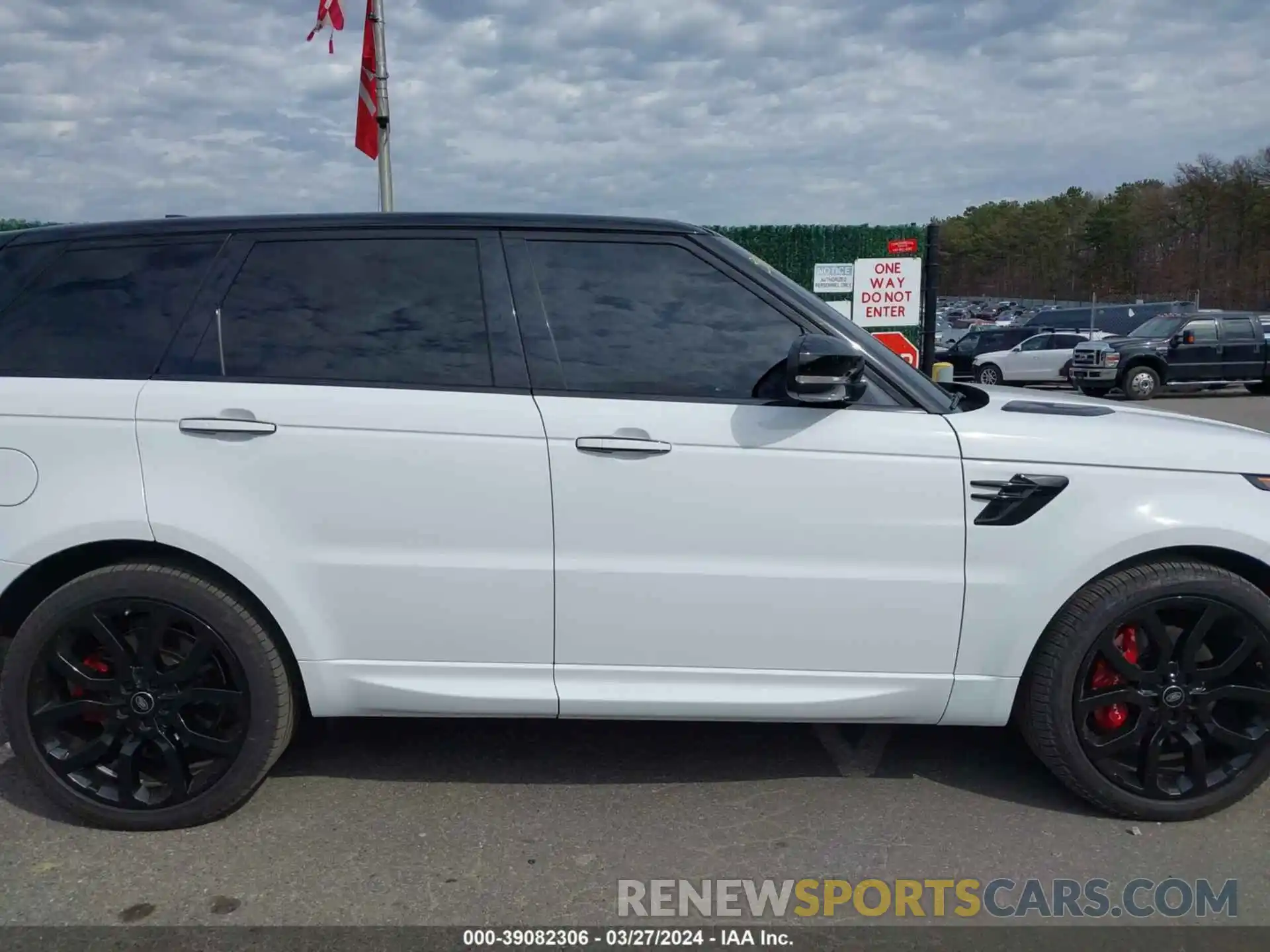 13 Photograph of a damaged car SALWS2RU4NA213632 LAND ROVER RANGE ROVER SPORT 2022