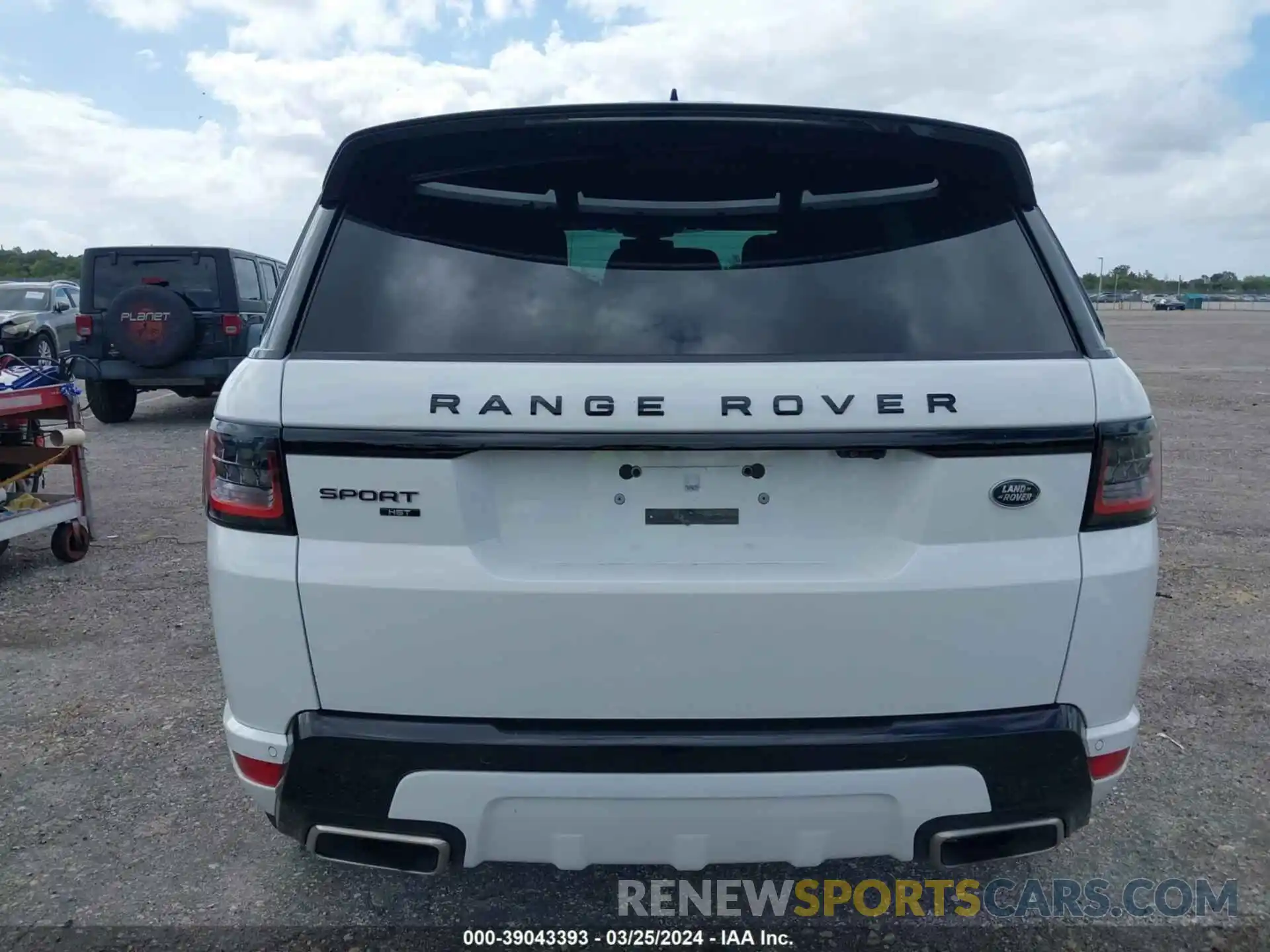 17 Photograph of a damaged car SALWS2RU4NA235114 LAND ROVER RANGE ROVER SPORT 2022