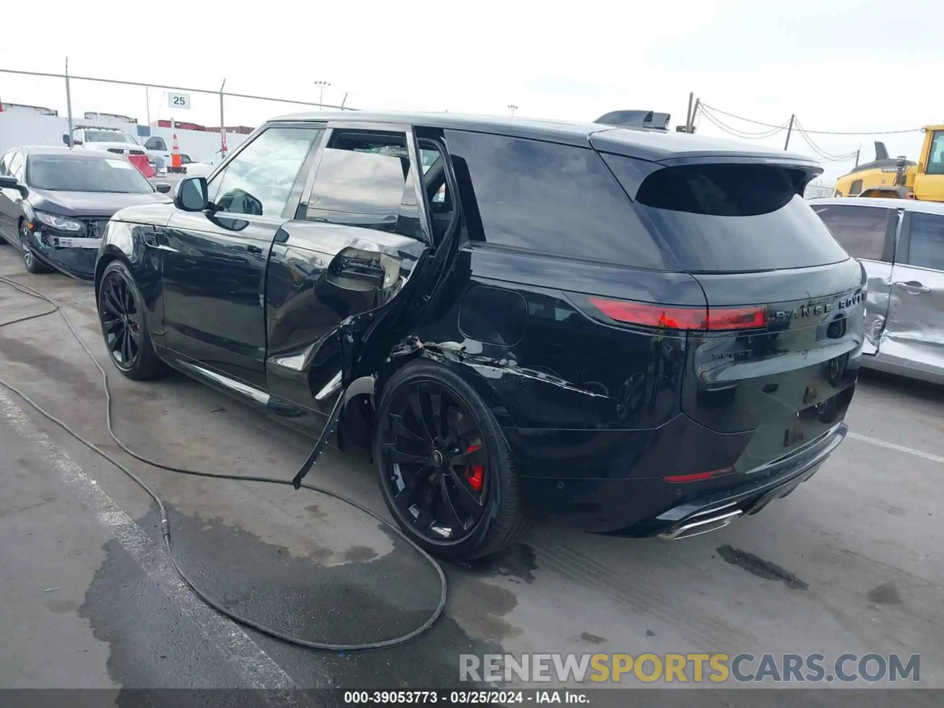 3 Photograph of a damaged car SAL119E43PA149159 LAND ROVER RANGE ROVER SPORT 2023