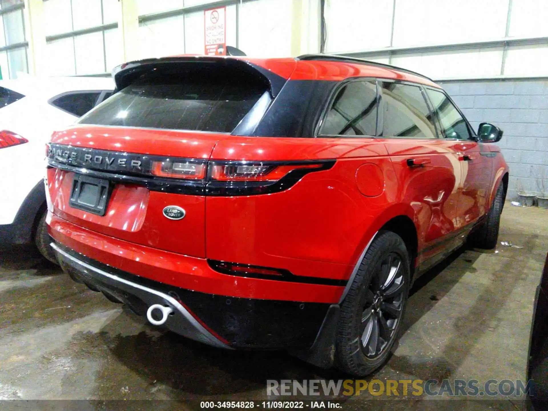 4 Photograph of a damaged car 000YL2EX2KA206325 LAND ROVER RANGE ROVER VELAR 2019