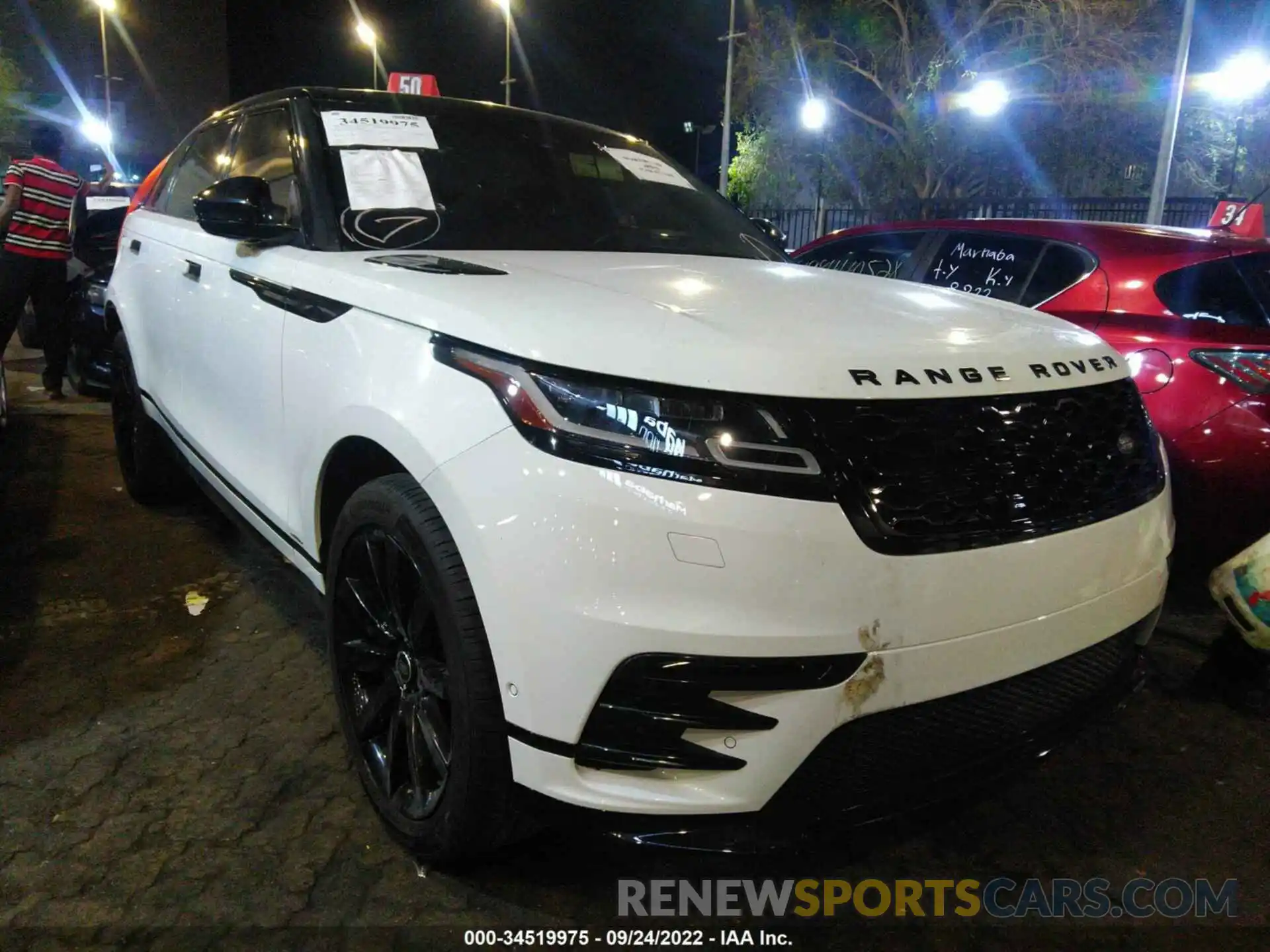 1 Photograph of a damaged car 00LYL2EX1KA206638 LAND ROVER RANGE ROVER VELAR 2019