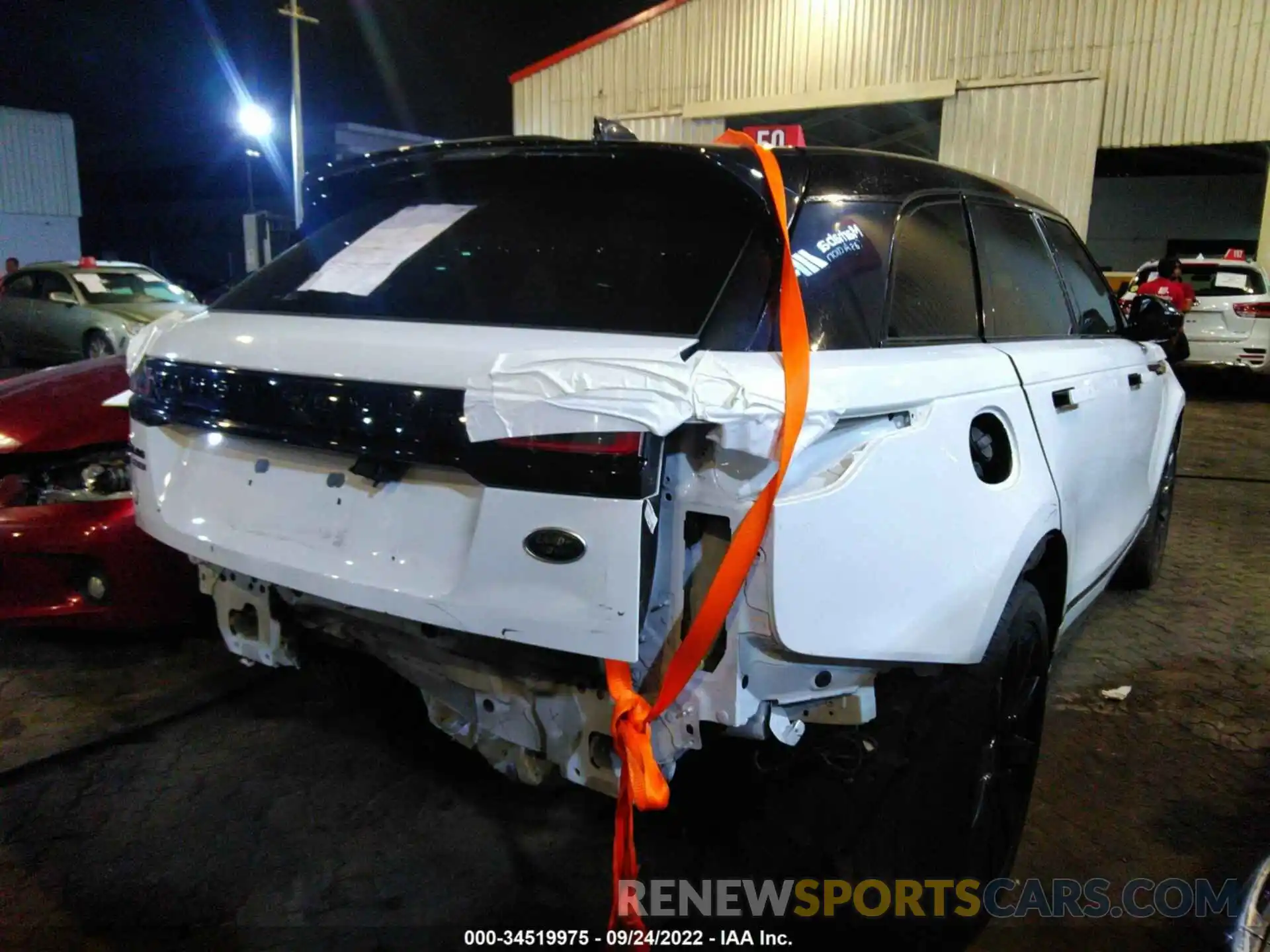 4 Photograph of a damaged car 00LYL2EX1KA206638 LAND ROVER RANGE ROVER VELAR 2019