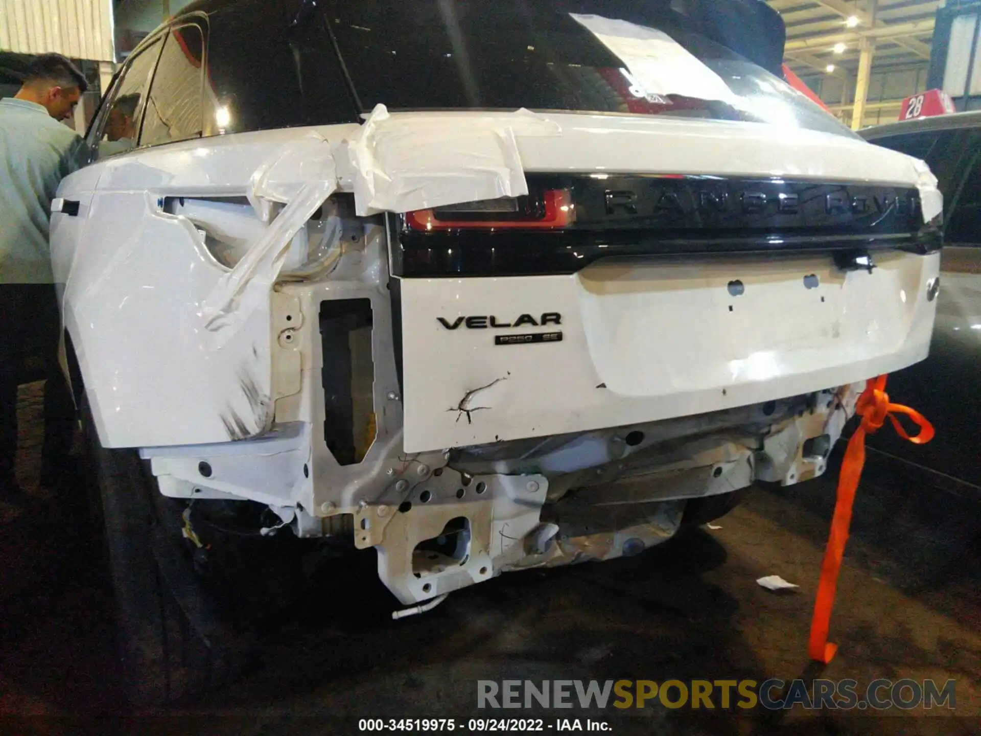 6 Photograph of a damaged car 00LYL2EX1KA206638 LAND ROVER RANGE ROVER VELAR 2019